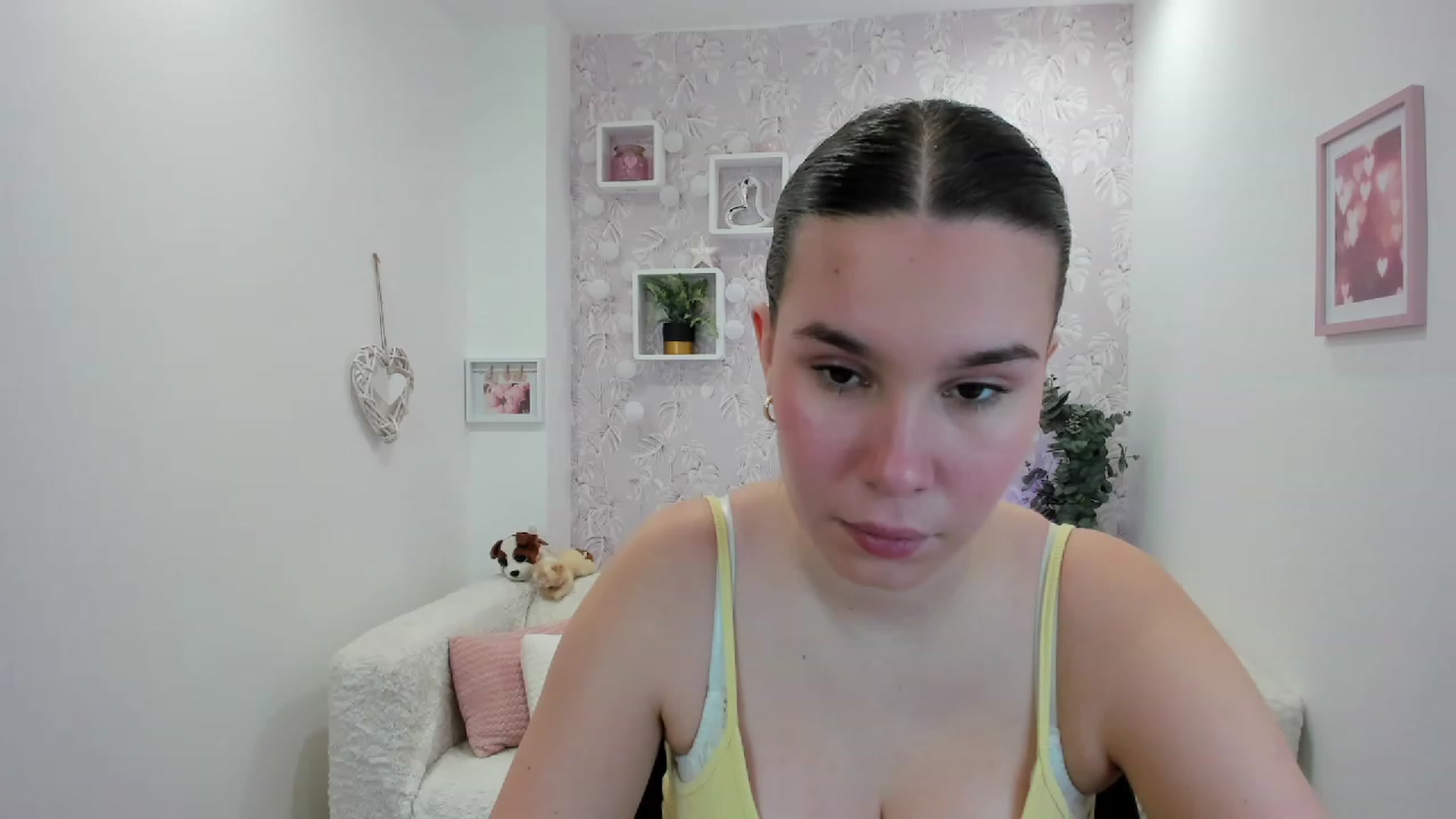 Gallery image thumbnail from KendraFerrera's myfreecams stream on, 02/20/2023, 13:41 image 3 of 20