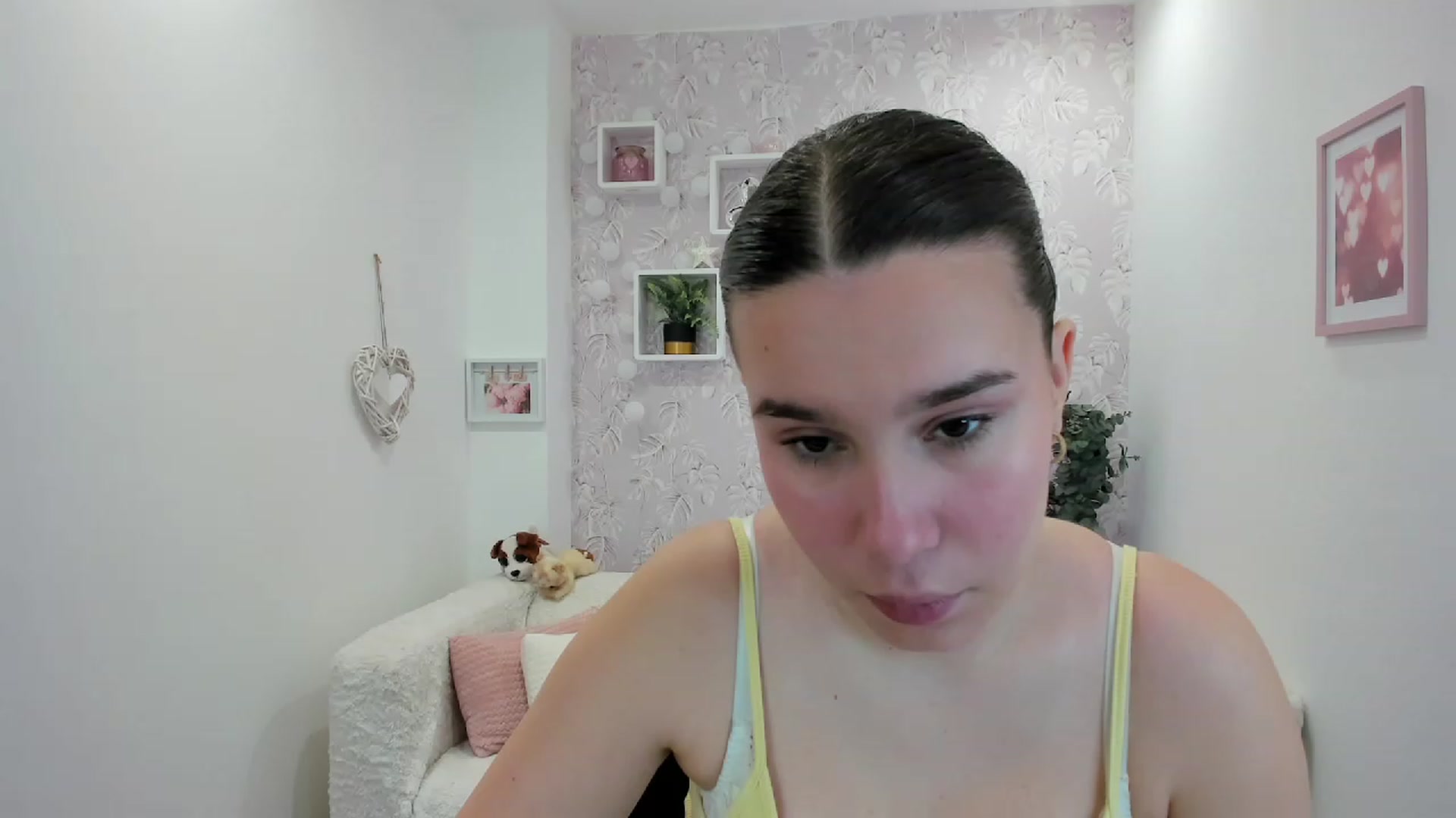 Gallery image thumbnail from KendraFerrera's myfreecams stream on, 02/20/2023, 13:41 image 1 of 20