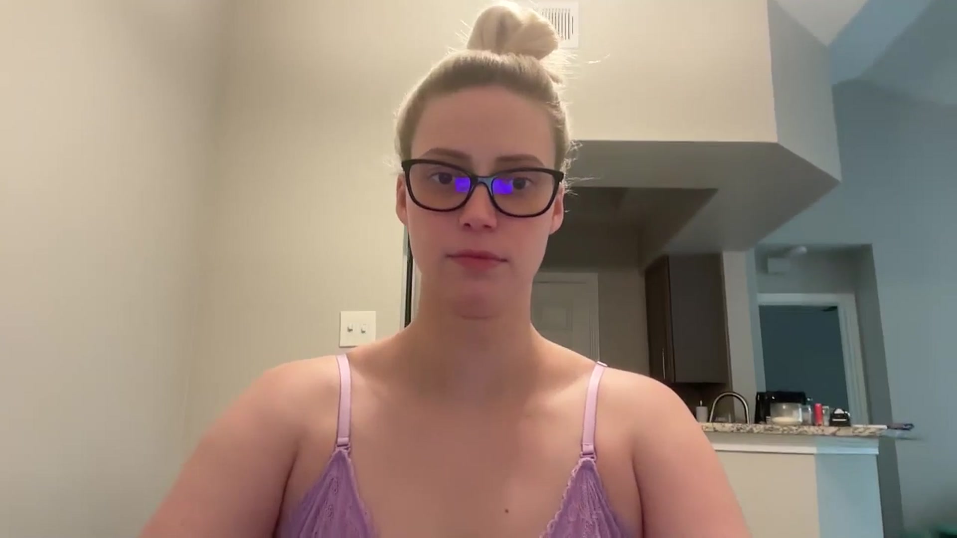 Gallery image thumbnail from KendraK_badd's myfreecams stream on, 04/15/2025, 13:52 image 5 of 20