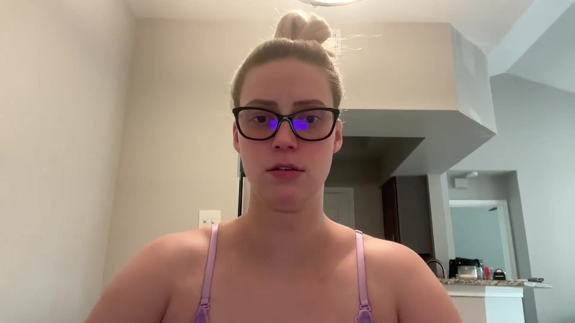 Gallery image thumbnail from KendraK_badd's myfreecams stream on, 04/15/2025, 13:52 image 18 of 20