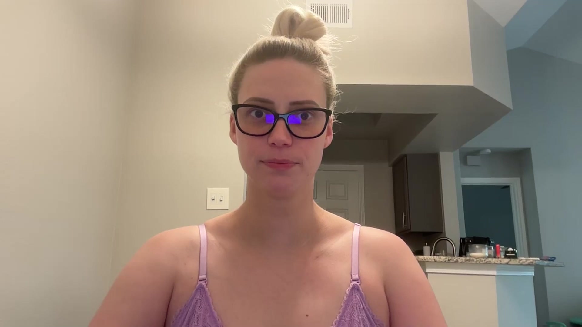 Gallery image thumbnail from KendraK_badd's myfreecams stream on, 04/15/2025, 13:52 image 4 of 20