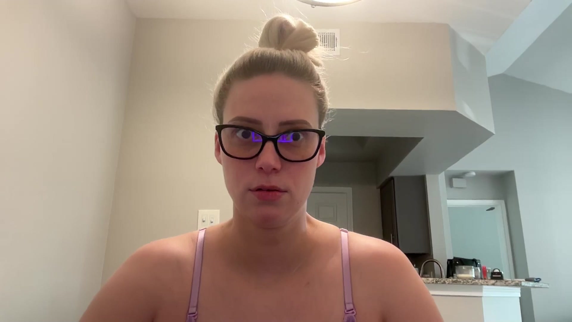 Gallery image thumbnail from KendraK_badd's myfreecams stream on, 04/15/2025, 13:52 image 16 of 20