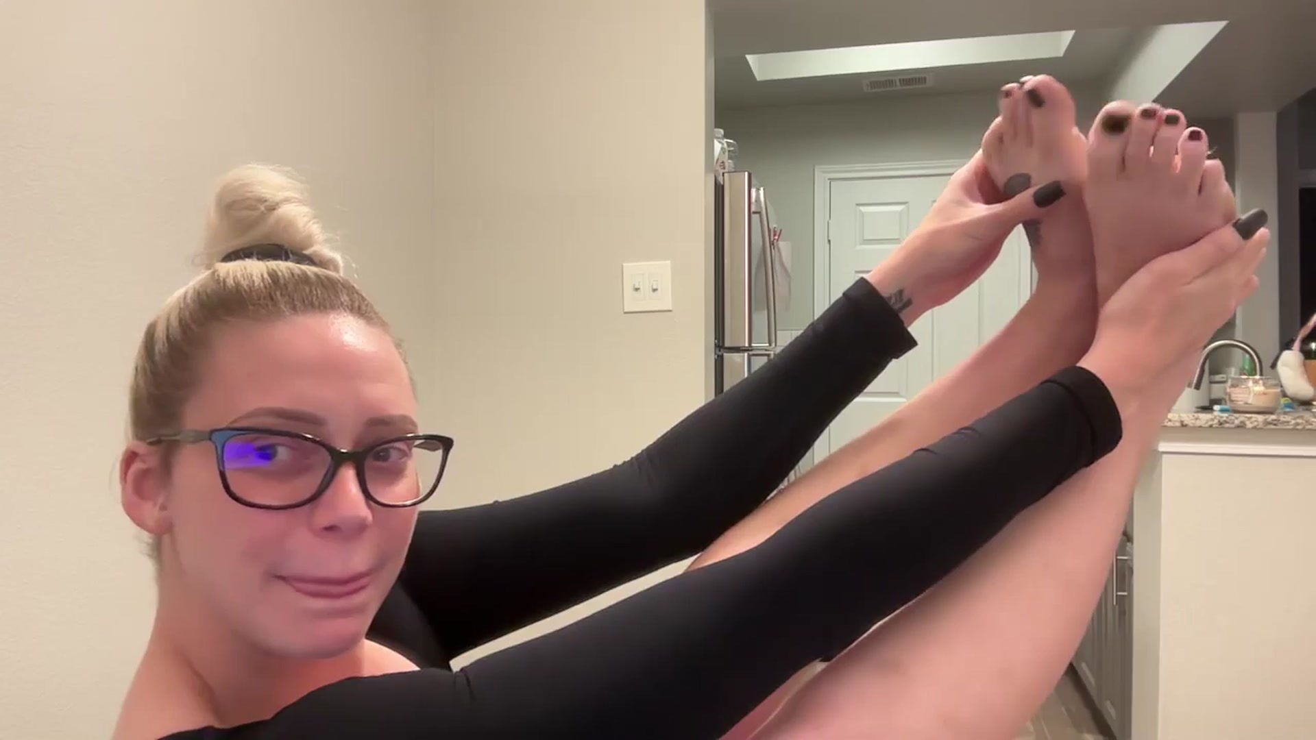 Gallery image thumbnail from KendraK_badd's myfreecams stream on, 04/21/2025, 15:56 image 6 of 20