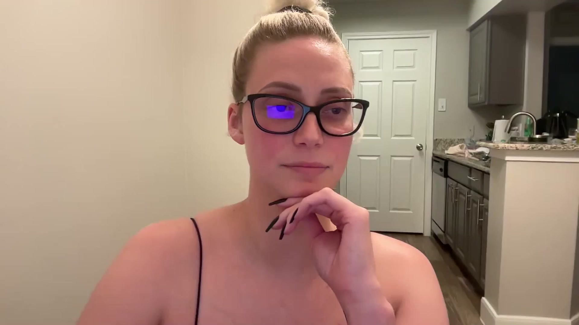 Gallery image thumbnail from KendraK_badd's myfreecams stream on, 04/21/2025, 19:53 image 19 of 20