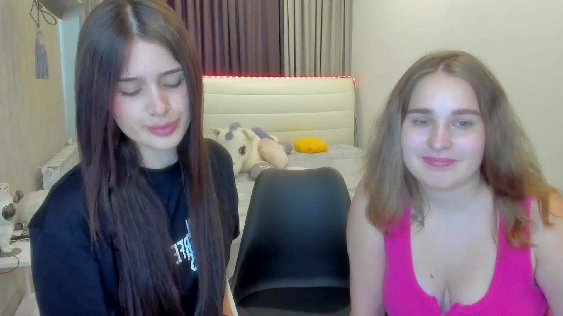 Gallery image thumbnail from KendraKisse's myfreecams stream on, 07/28/2025, 11:08 image 11 of 20
