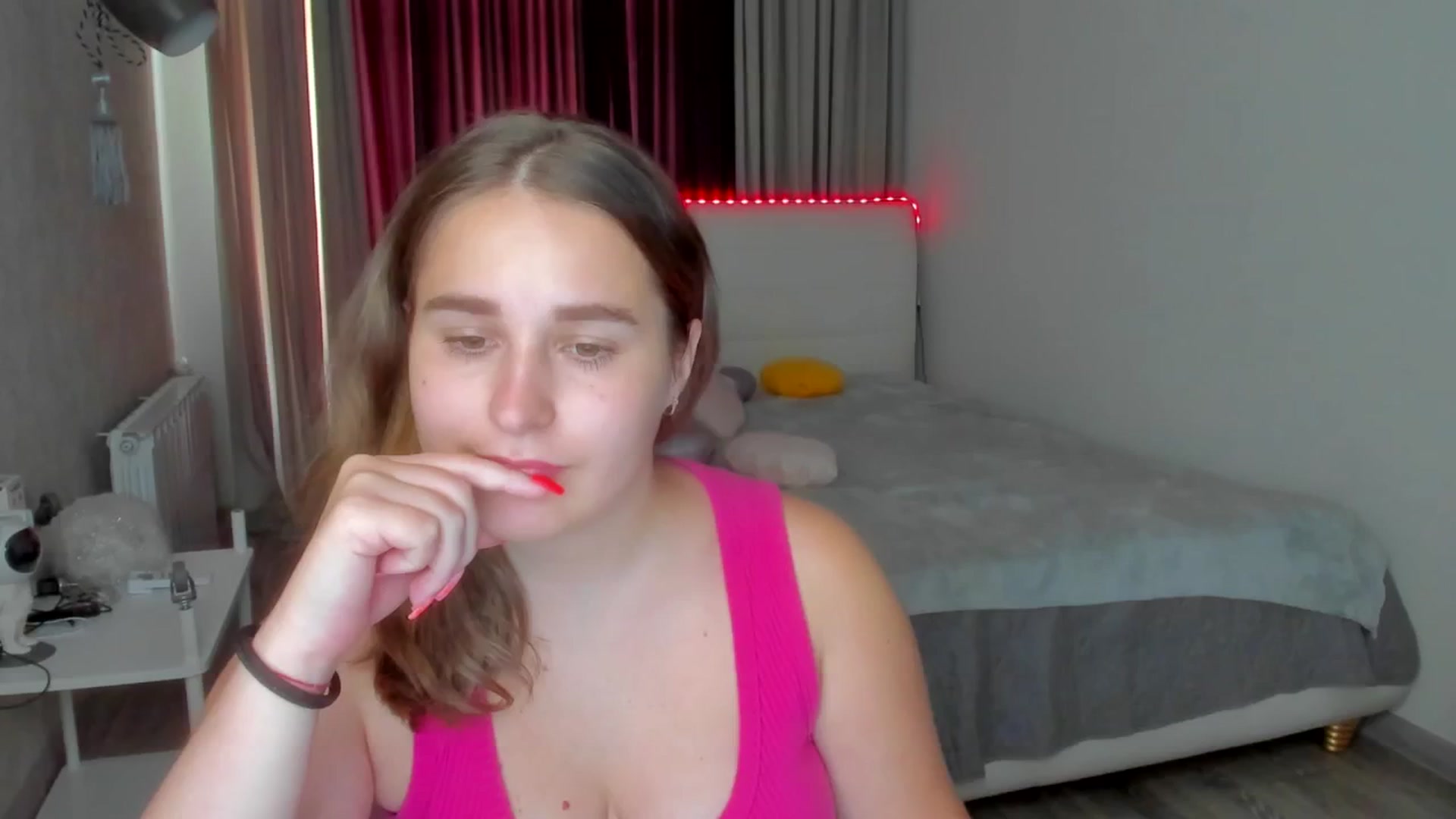 Gallery image thumbnail from KendraKisse's myfreecams stream on, 07/28/2025, 11:08 image 19 of 20