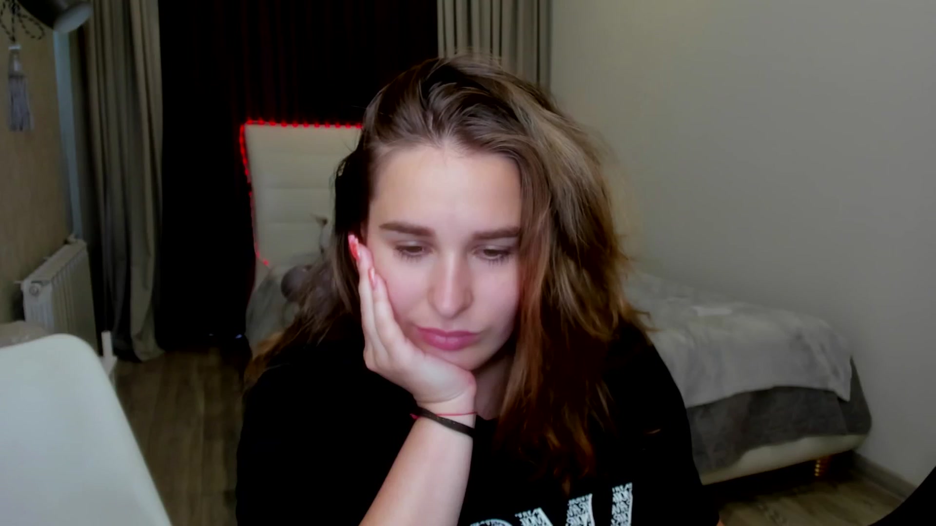 Gallery image thumbnail from KendraKisse's myfreecams stream on, 07/29/2025, 10:46 image 11 of 20