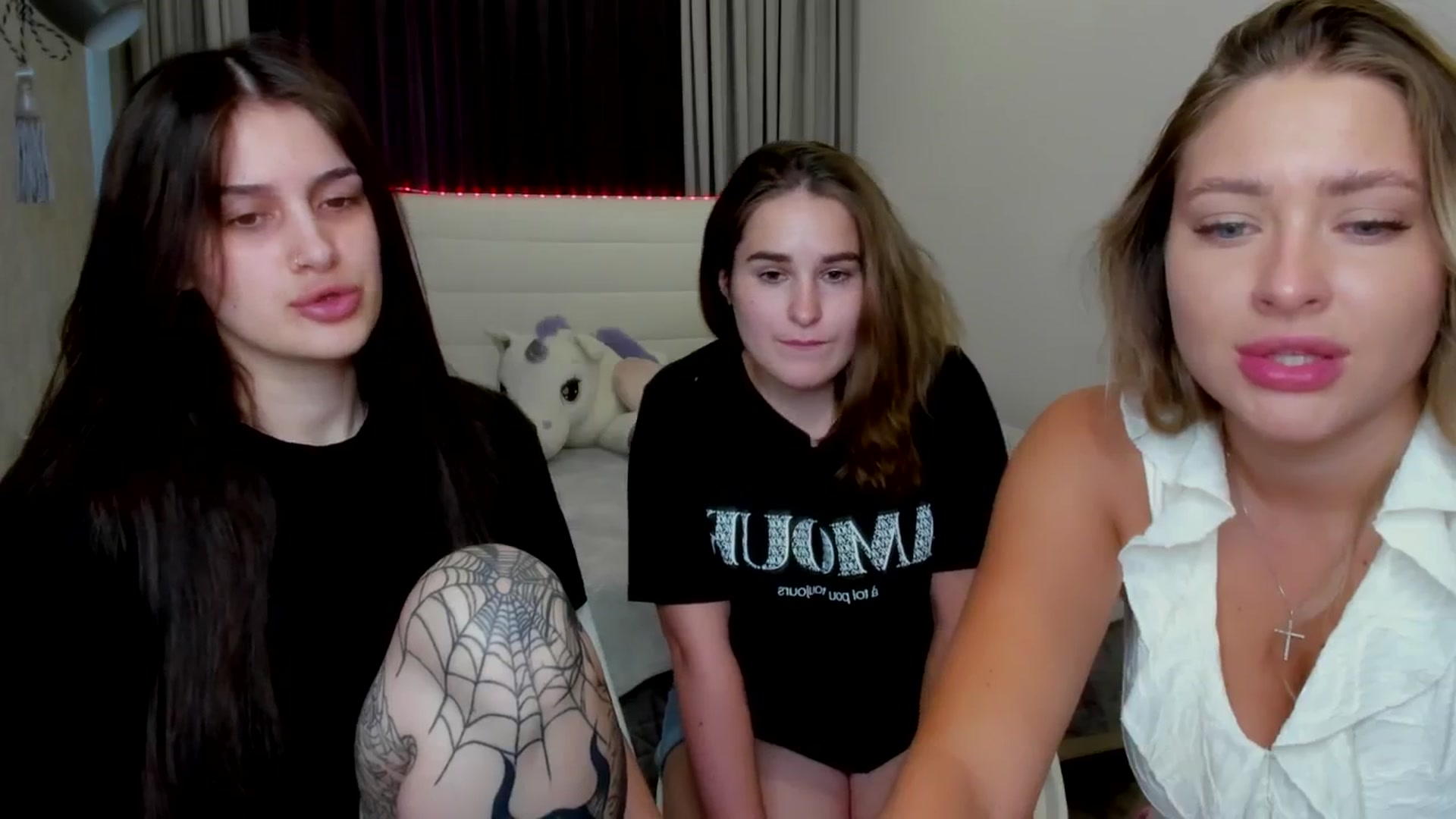 Gallery image thumbnail from KendraKisse's myfreecams stream on, 07/29/2025, 10:46 image 5 of 20