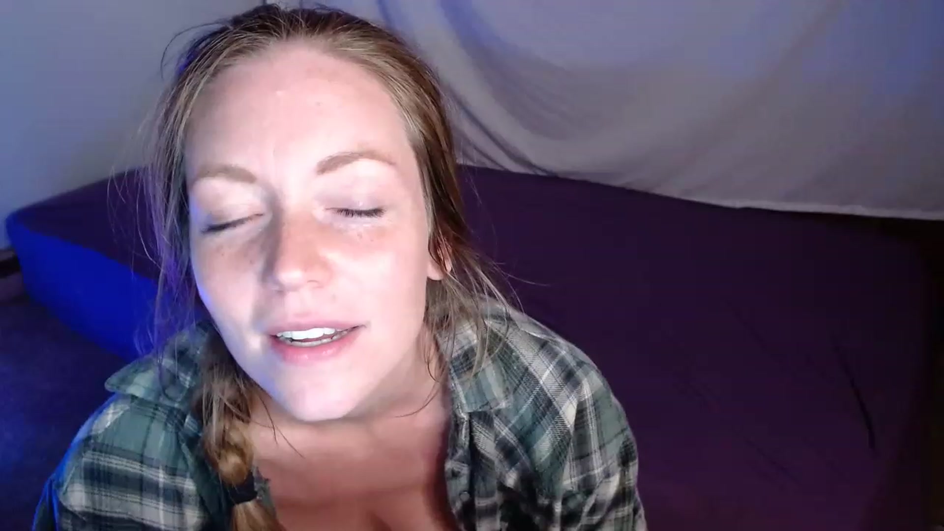 Gallery image thumbnail from KennaKind's myfreecams stream on, 11/15/2022, 04:15 image 7 of 20