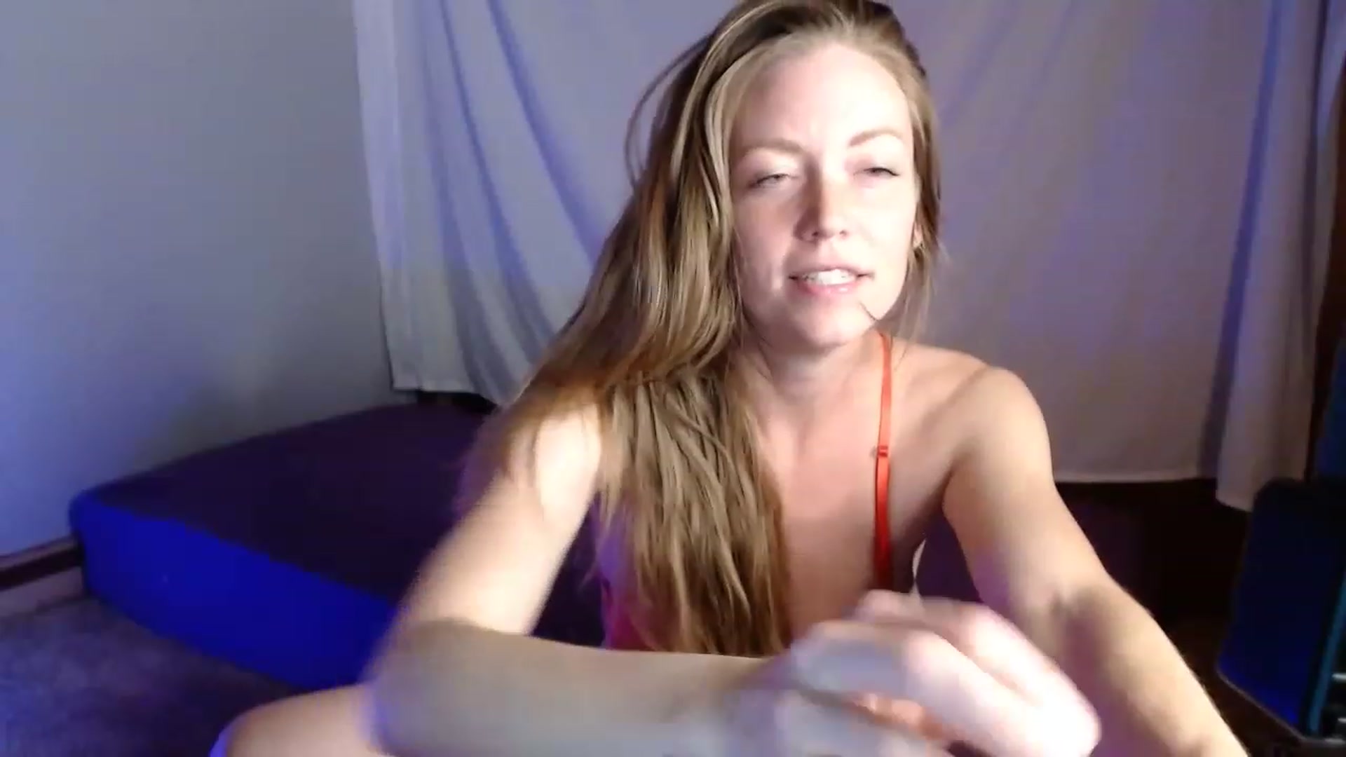 Gallery image thumbnail from KennaKind's myfreecams stream on, 11/15/2022, 04:15 image 14 of 20