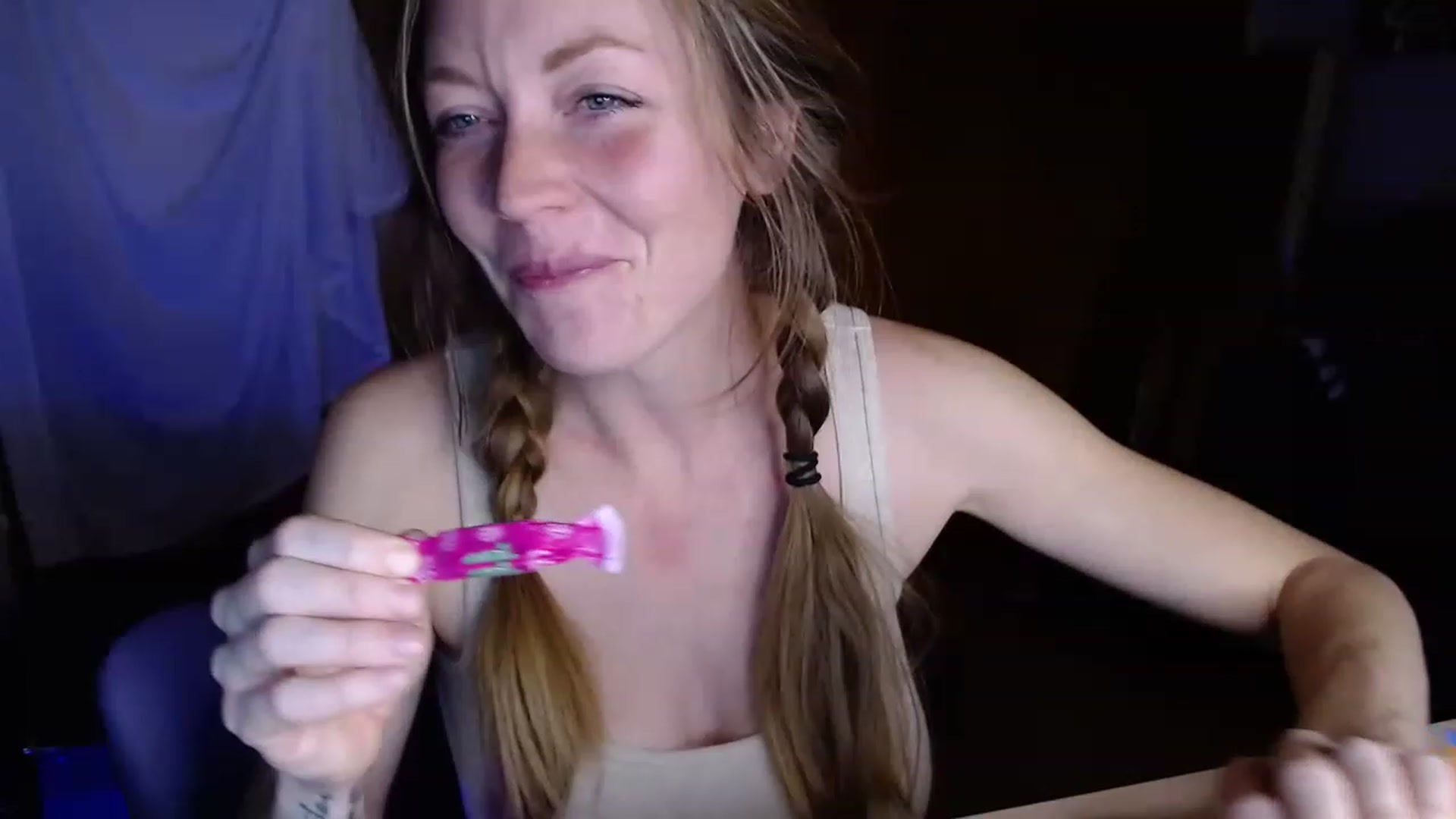 Gallery image thumbnail from KennaKind's myfreecams stream on, 12/04/2022, 03:45 image 3 of 20