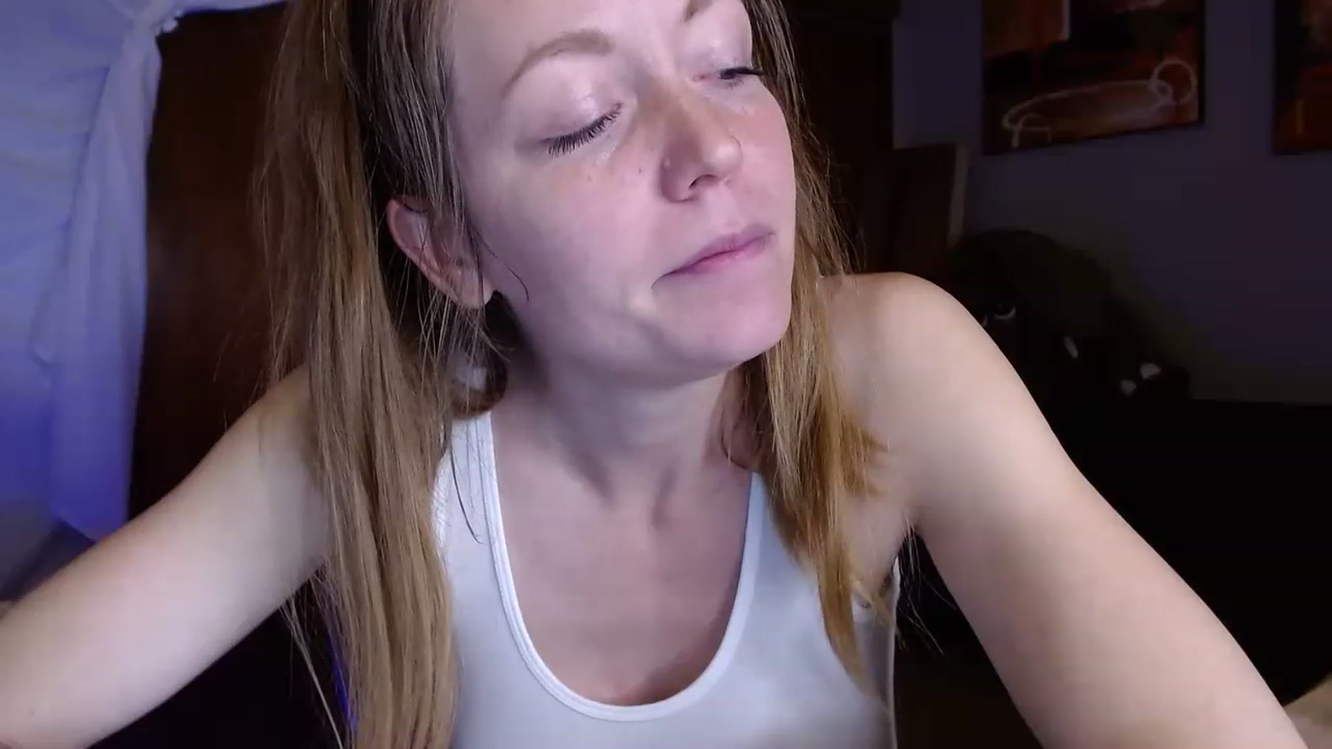 Gallery image thumbnail from KennaKind's myfreecams stream on, 12/15/2022, 04:33 image 5 of 20
