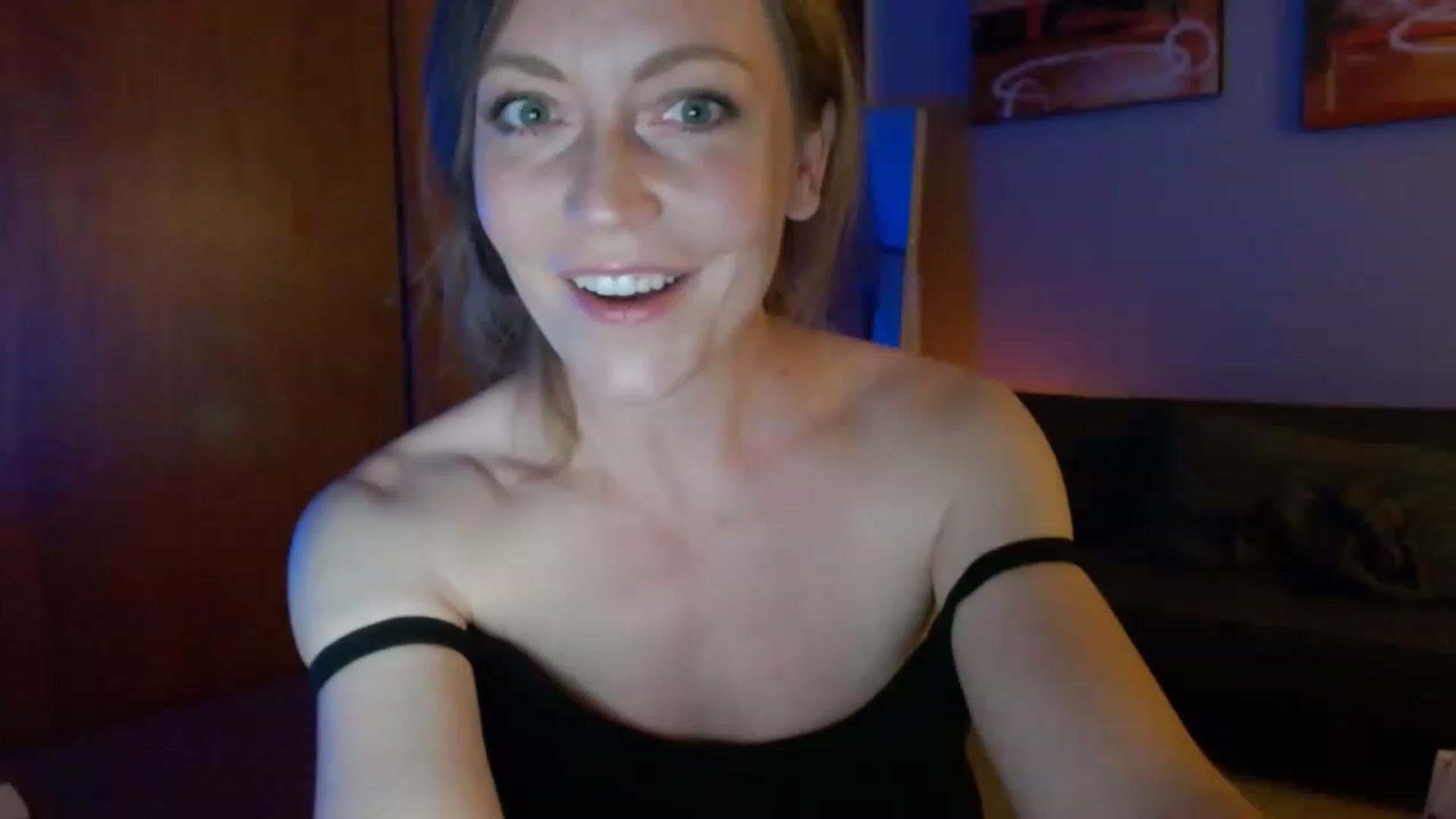 Gallery image thumbnail from KennaKind's myfreecams stream on, 05/13/2023, 03:37 image 2 of 20