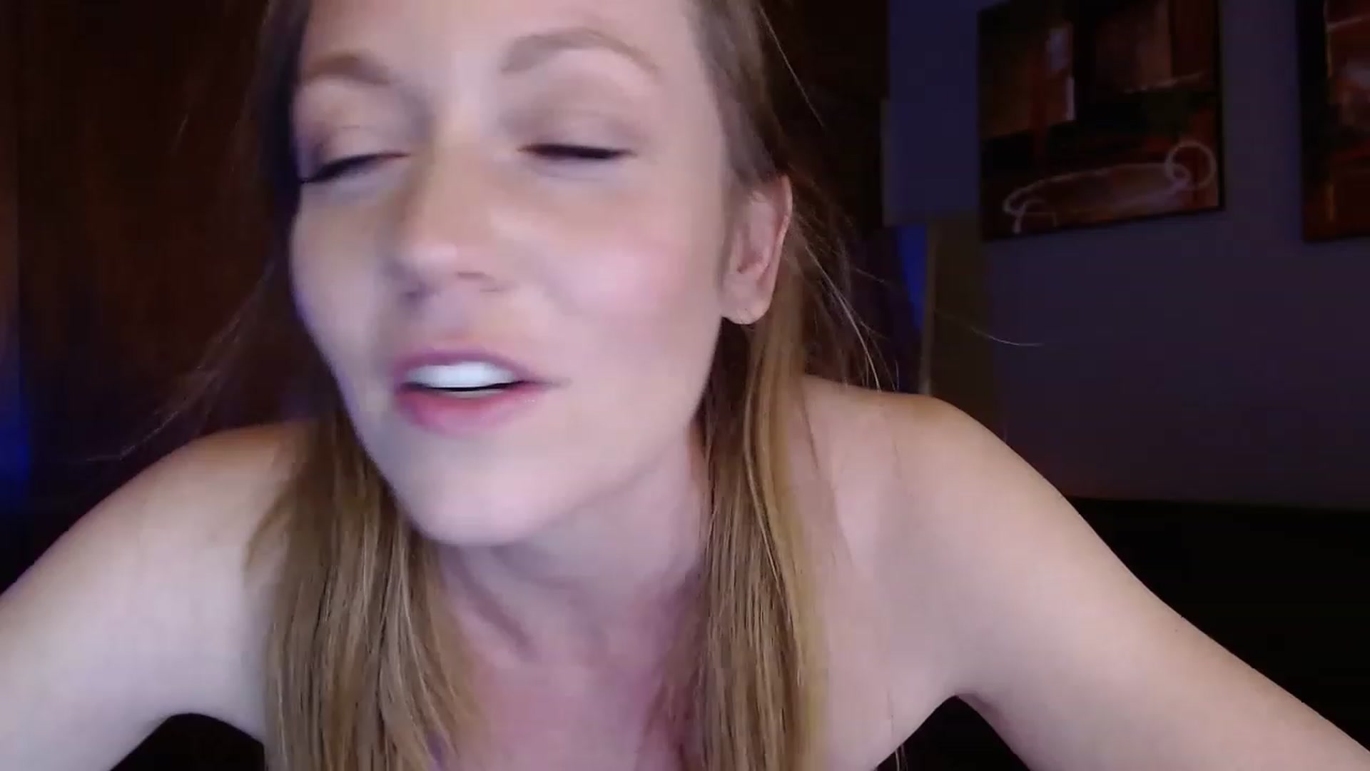 Gallery image thumbnail from KennaKind's myfreecams stream on, 05/20/2023, 03:26 image 1 of 20