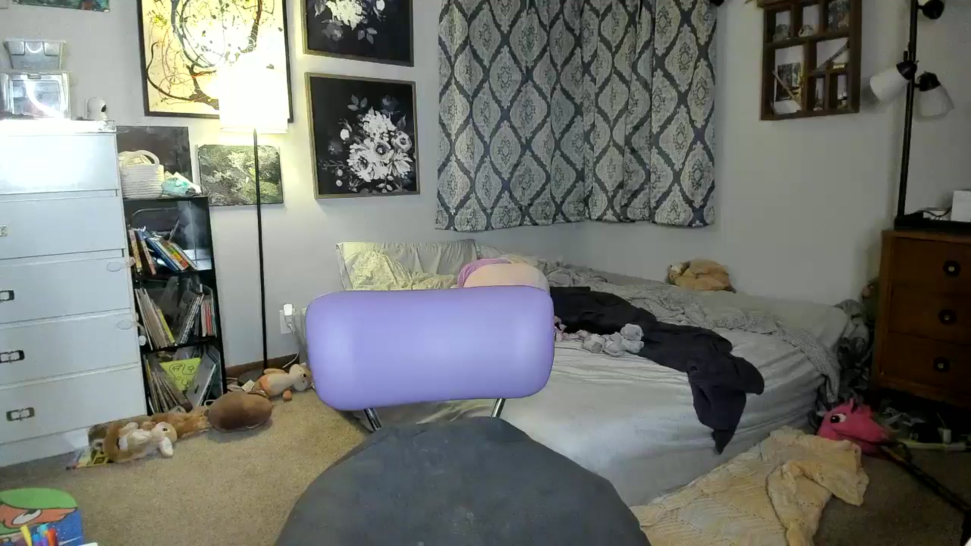 Gallery image thumbnail from KennaKind's myfreecams stream on, 08/05/2024, 03:18 image 12 of 20