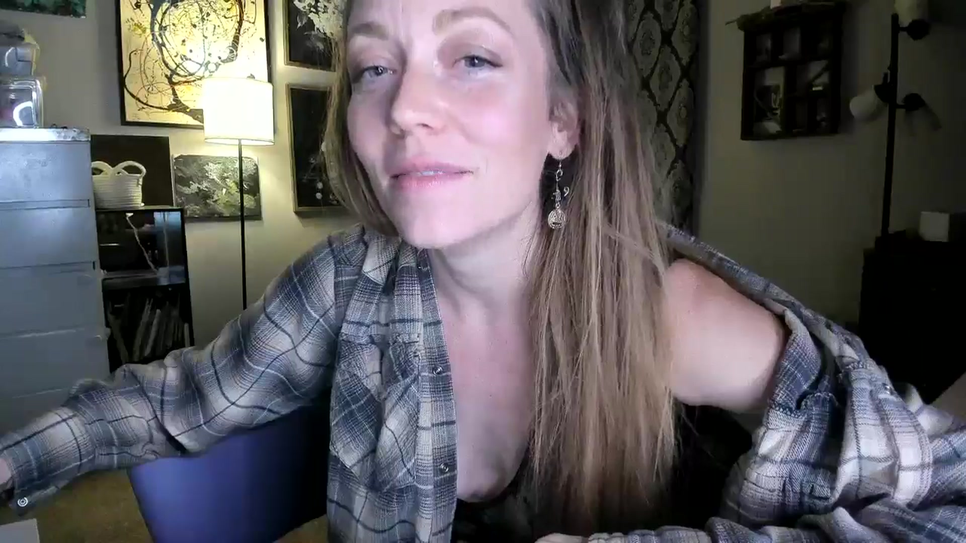 Gallery image thumbnail from KennaKind's myfreecams stream on, 10/07/2024, 03:13 image 7 of 20