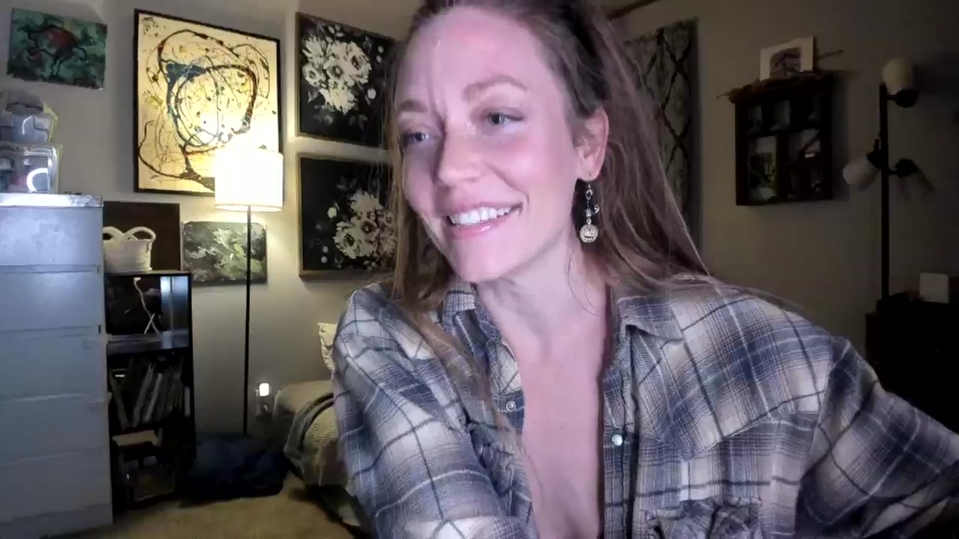 Gallery image thumbnail from KennaKind's myfreecams stream on, 10/07/2024, 03:13 image 3 of 20