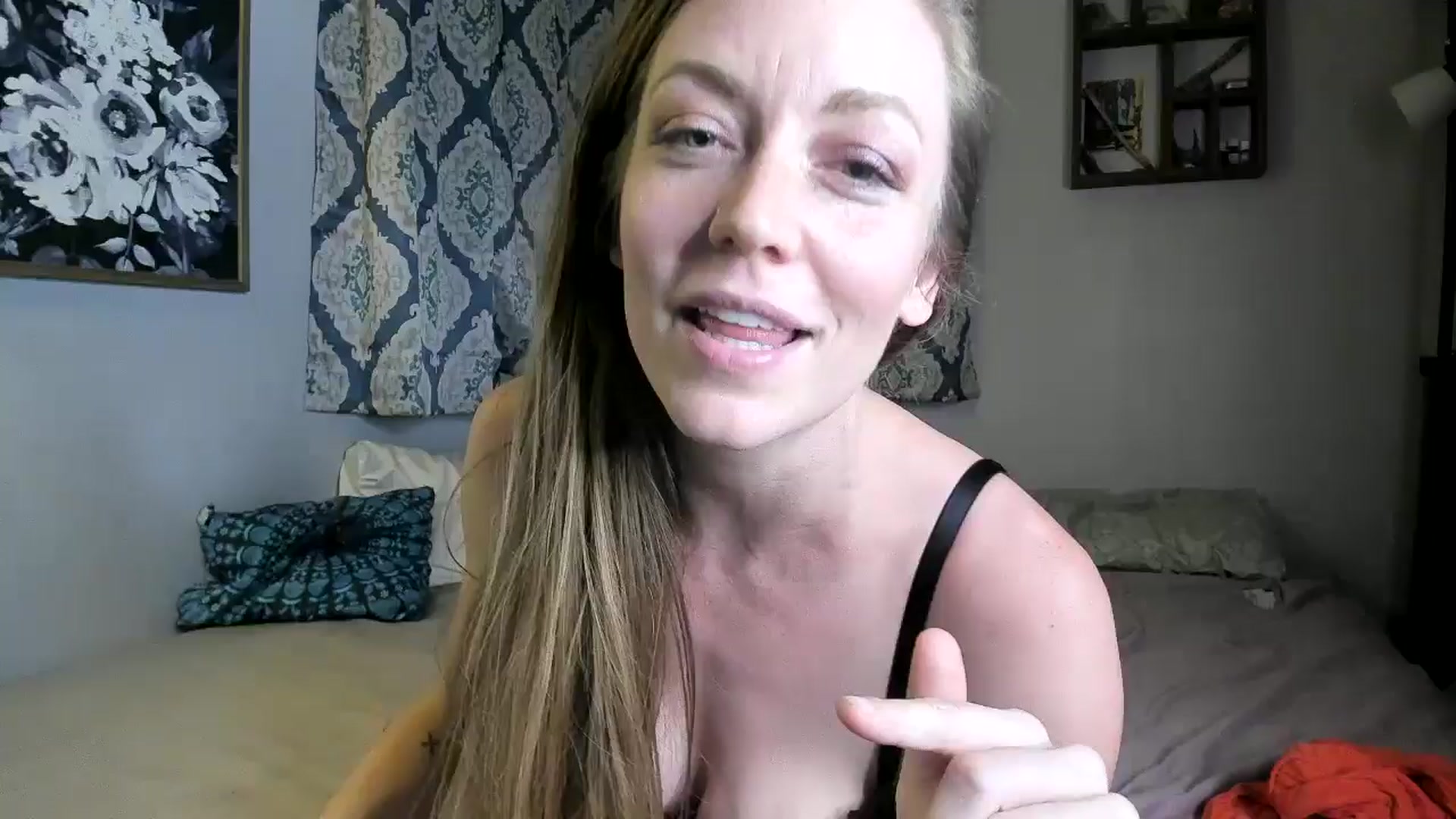 Gallery image thumbnail from KennaKind's myfreecams stream on, 10/25/2024, 03:35 image 10 of 20