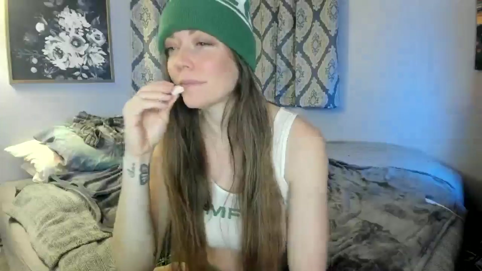 Gallery image thumbnail from KennaKind's myfreecams stream on, 02/22/2025, 03:28 image 8 of 20