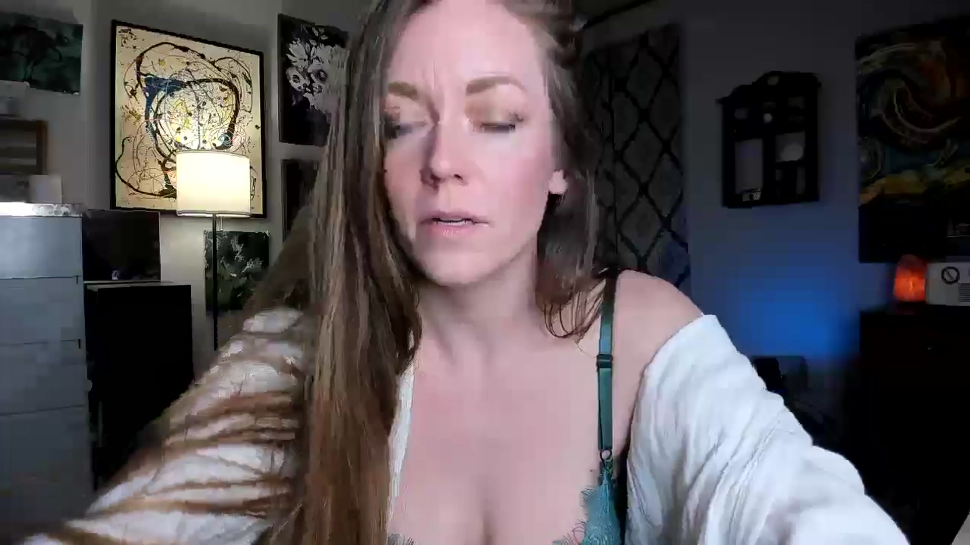 Gallery image thumbnail from KennaKind's myfreecams stream on, 03/31/2025, 03:09 image 9 of 20