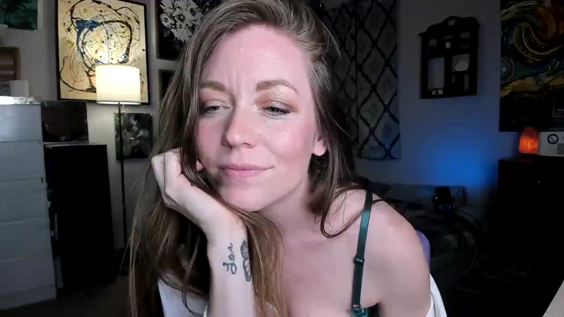 Gallery image thumbnail from KennaKind's myfreecams stream on, 03/31/2025, 03:09 image 3 of 20
