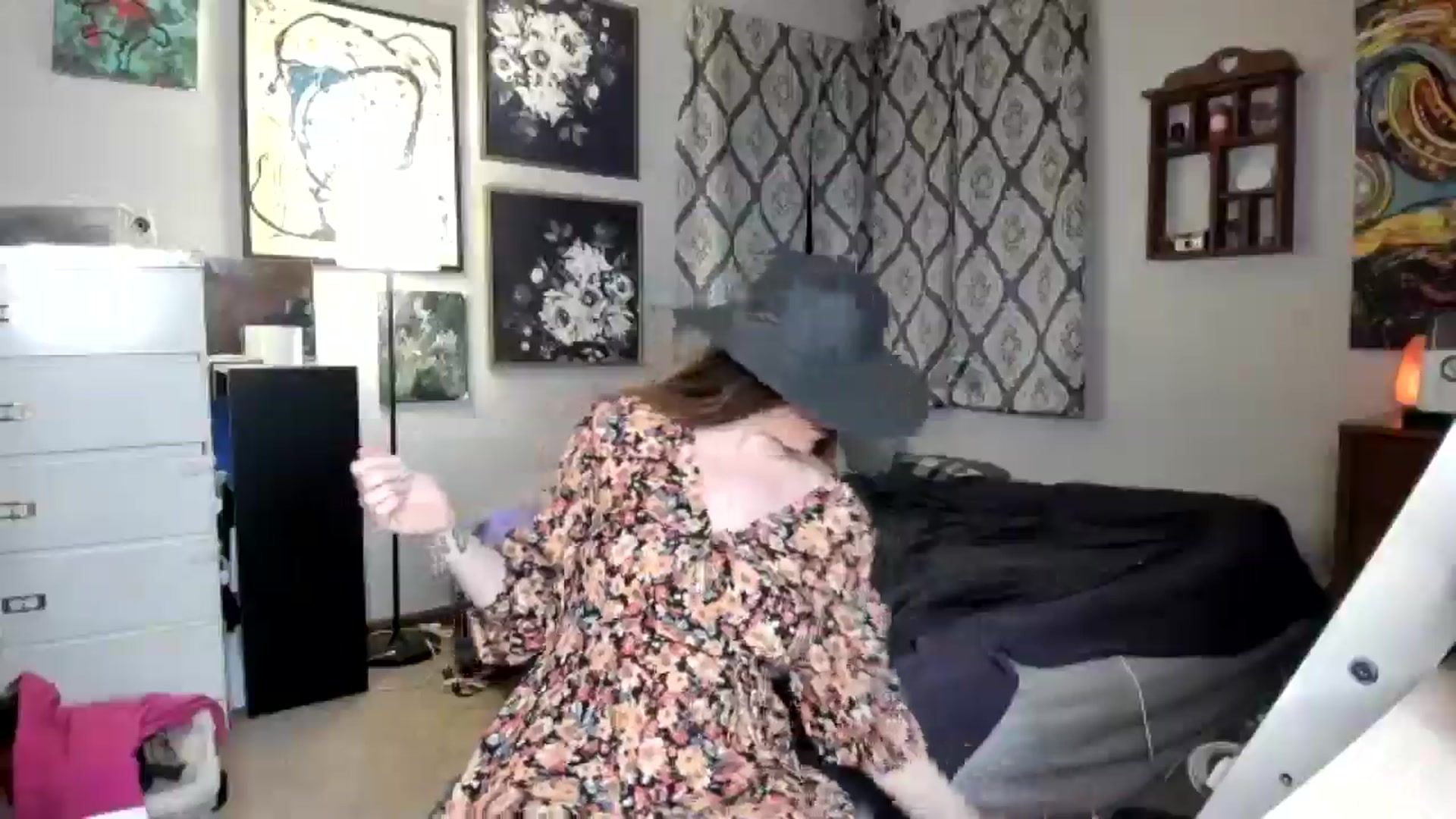 Gallery image thumbnail from KennaKind's myfreecams stream on, 04/07/2025, 03:58 image 8 of 20