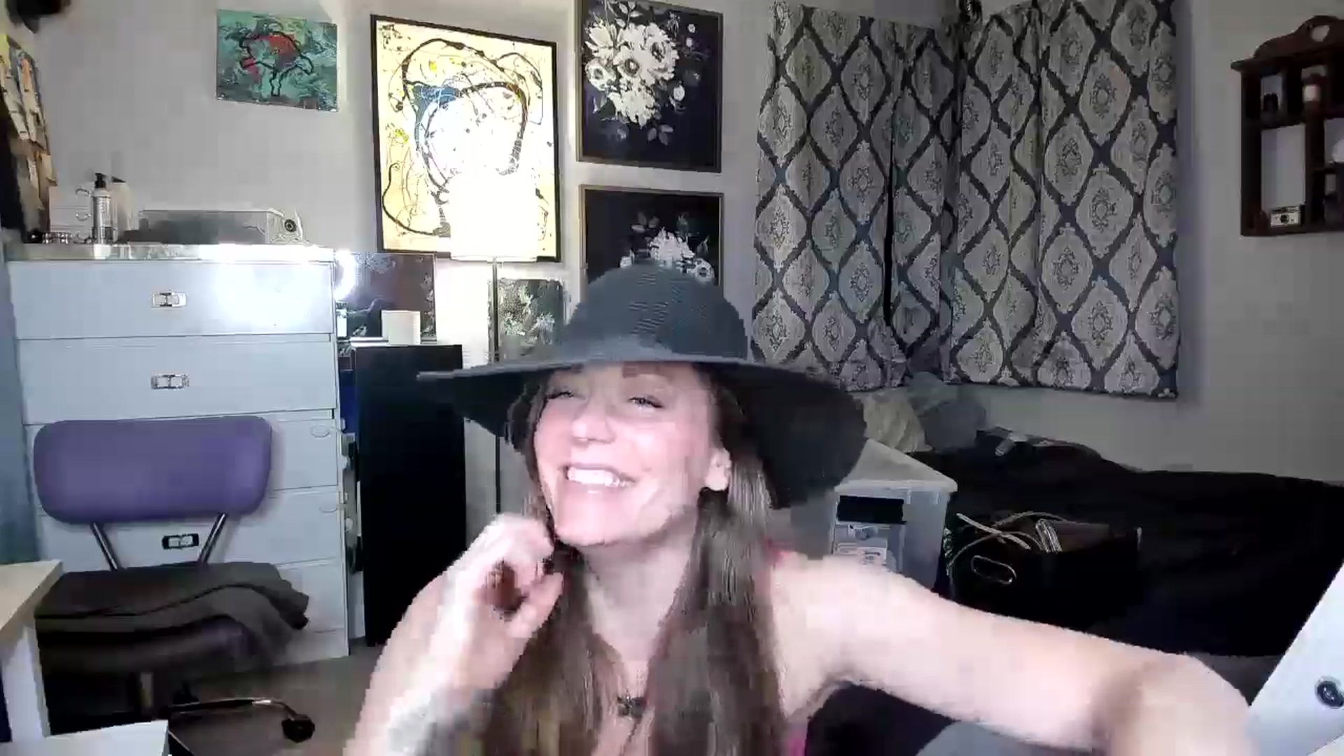 Gallery image thumbnail from KennaKind's myfreecams stream on, 04/07/2025, 03:58 image 5 of 20