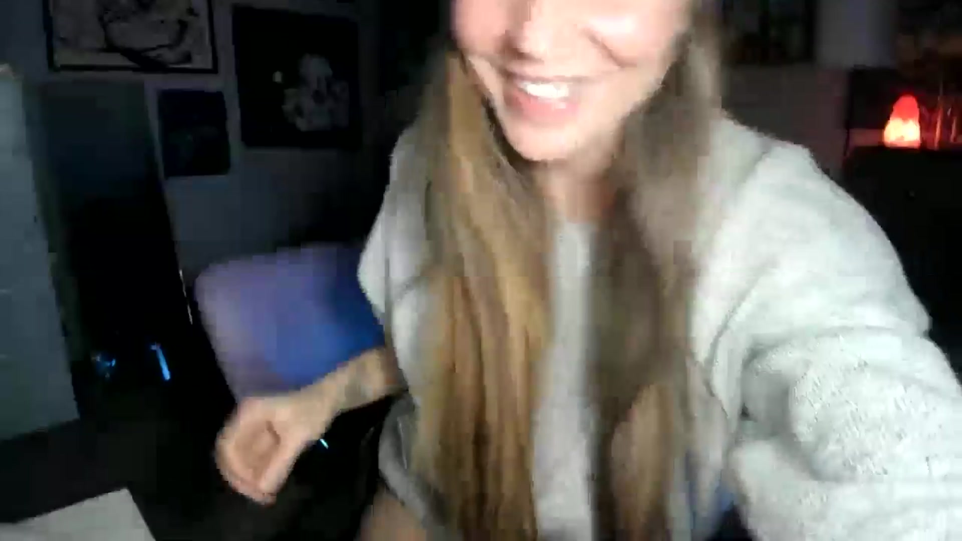 Gallery image thumbnail from KennaKind's myfreecams stream on, 10/31/2025, 01:40 image 6 of 20