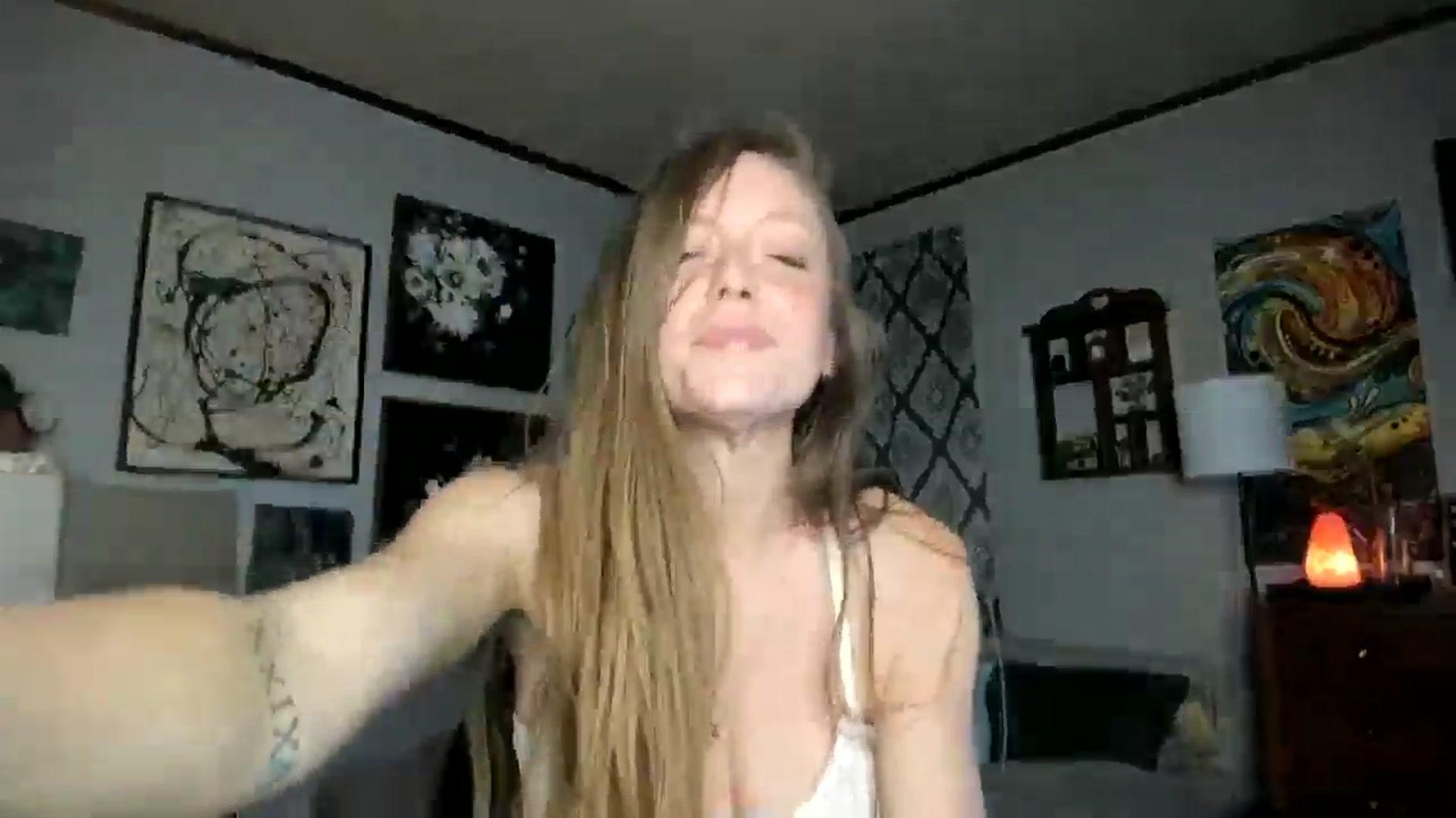 Gallery image thumbnail from KennaKind's myfreecams stream on, 11/03/2025, 03:34 image 13 of 20