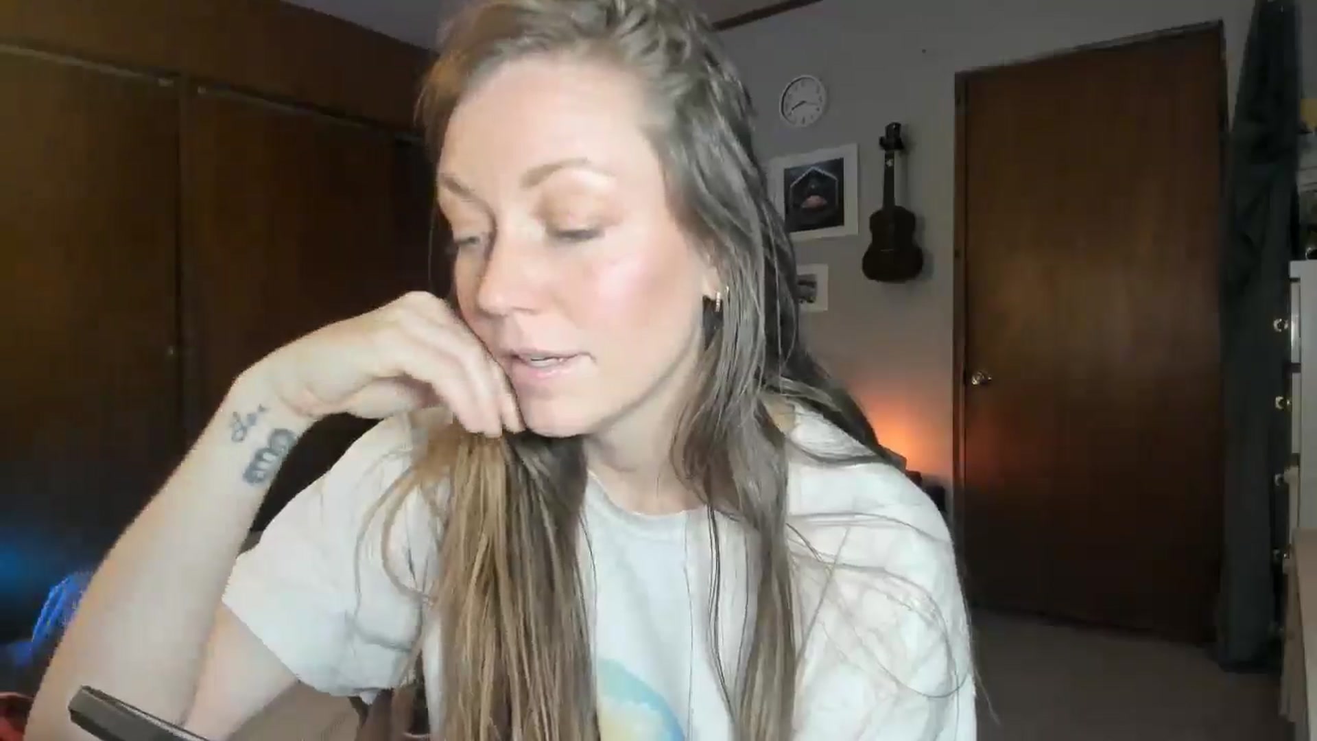 Gallery image thumbnail from KennaKind's myfreecams stream on, 11/10/2025, 02:34 image 13 of 20