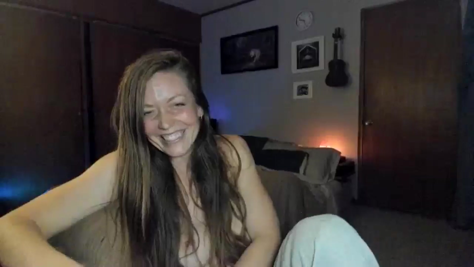 Gallery image thumbnail from KennaKind's myfreecams stream on, 11/10/2025, 04:05 image 10 of 20