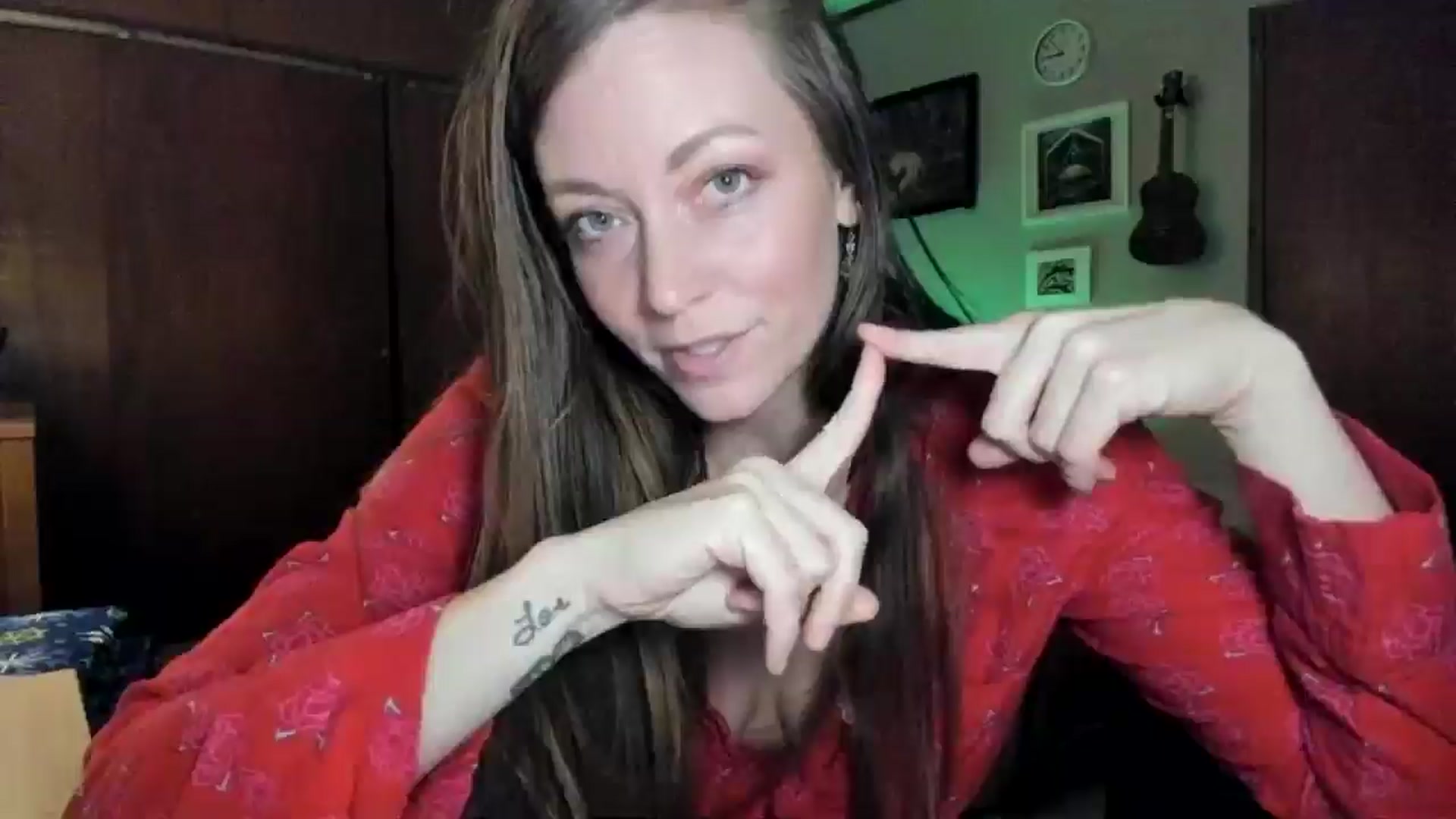 Gallery image thumbnail from KennaKind's myfreecams stream on, 12/08/2025, 04:10 image 3 of 20