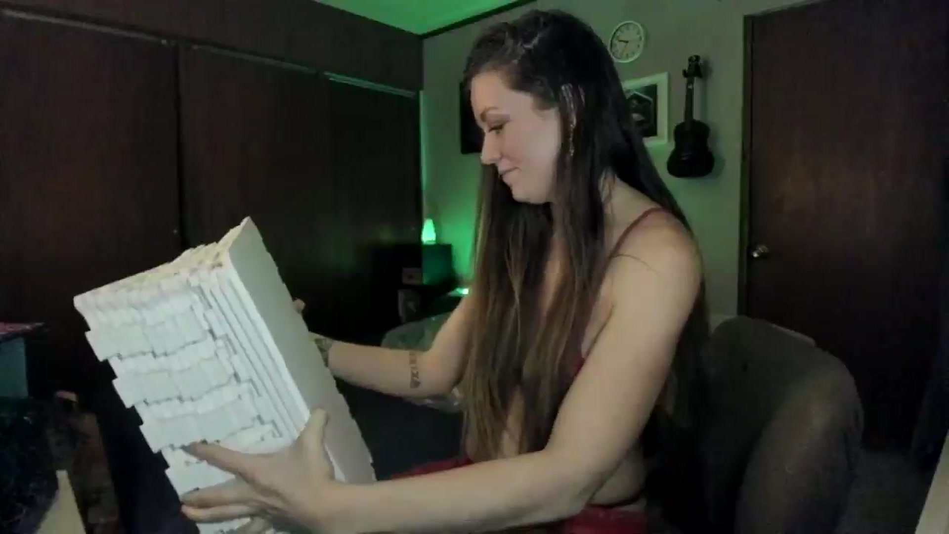 Gallery image thumbnail from KennaKind's myfreecams stream on, 12/08/2025, 04:10 image 13 of 20