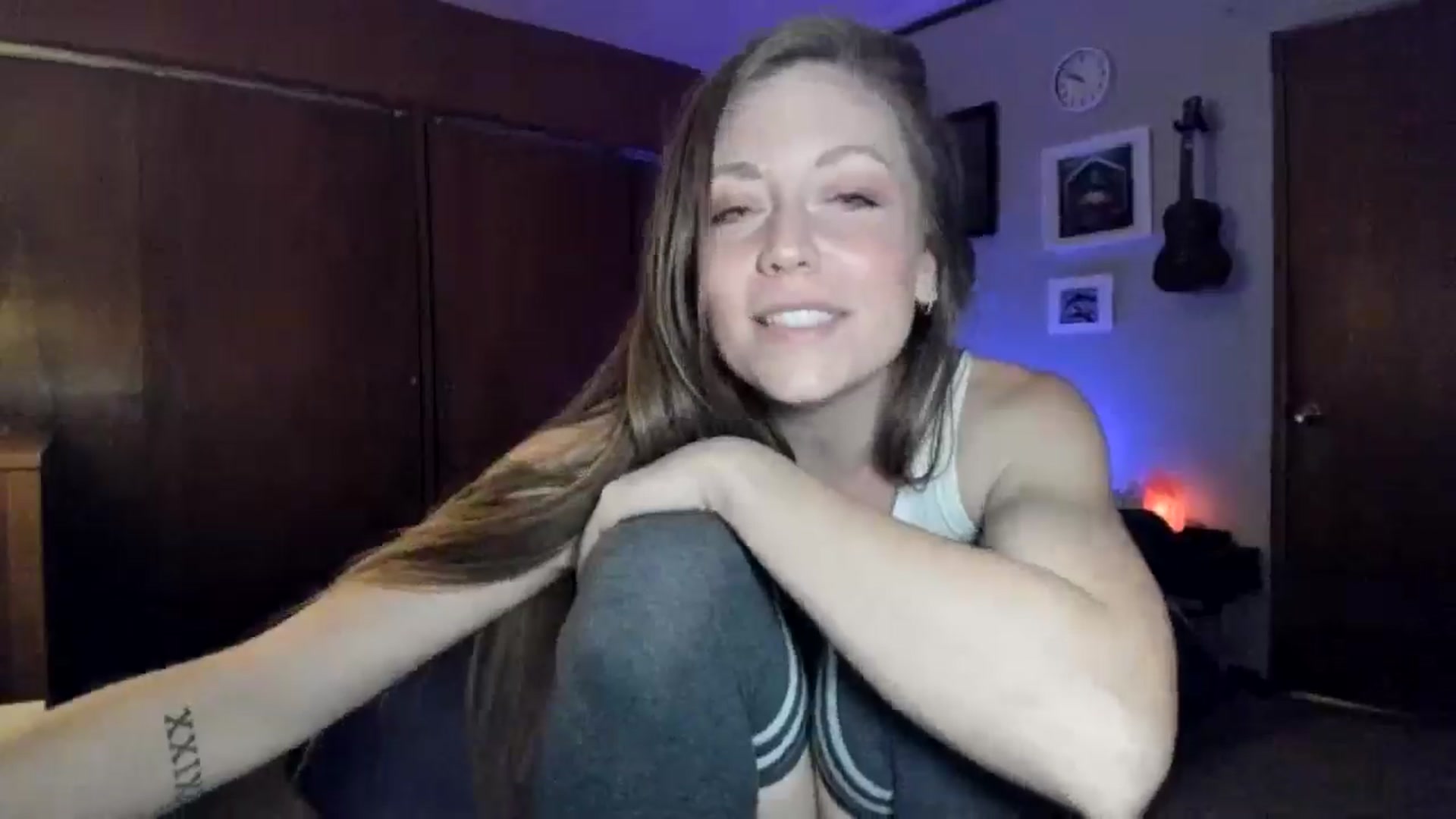 Gallery image thumbnail from KennaKind's myfreecams stream on, 12/15/2025, 04:11 image 11 of 20