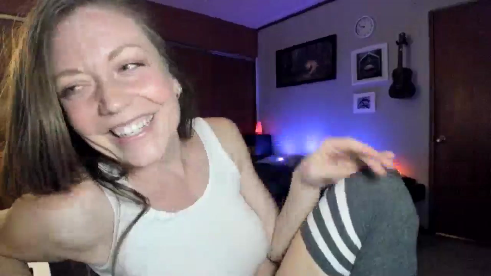 Gallery image thumbnail from KennaKind's myfreecams stream on, 12/15/2025, 04:11 image 6 of 20