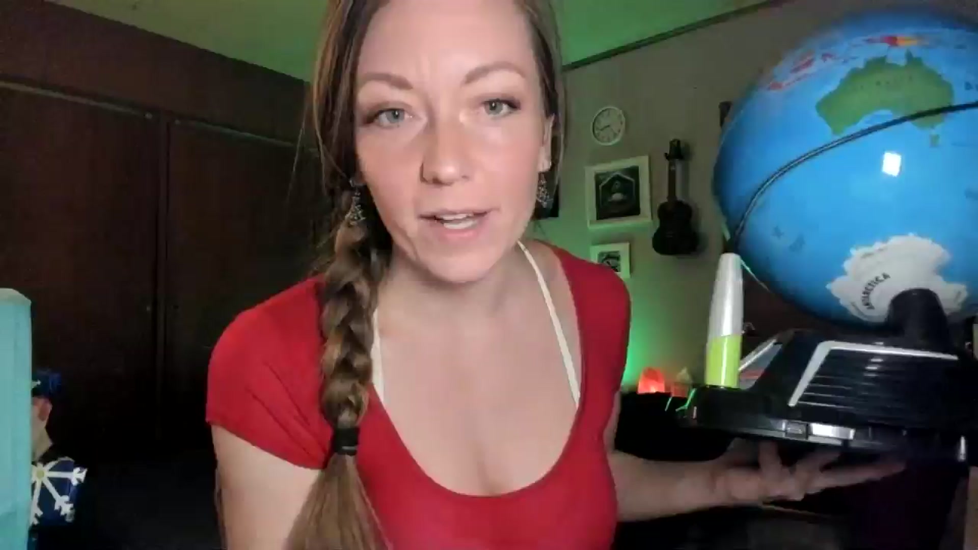 Gallery image thumbnail from KennaKind's myfreecams stream on, 12/21/2025, 04:13 image 1 of 20