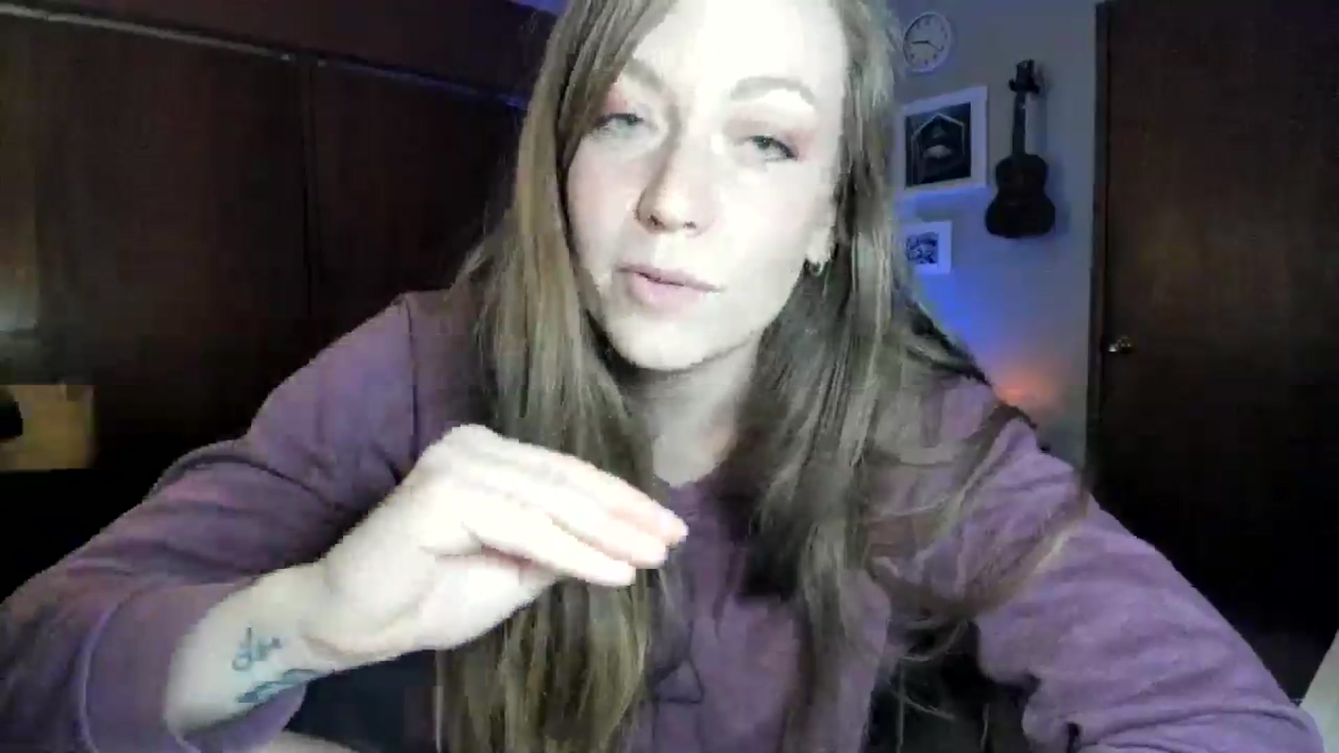 Gallery image thumbnail from KennaKind's myfreecams stream on, 12/28/2025, 04:16 image 13 of 20