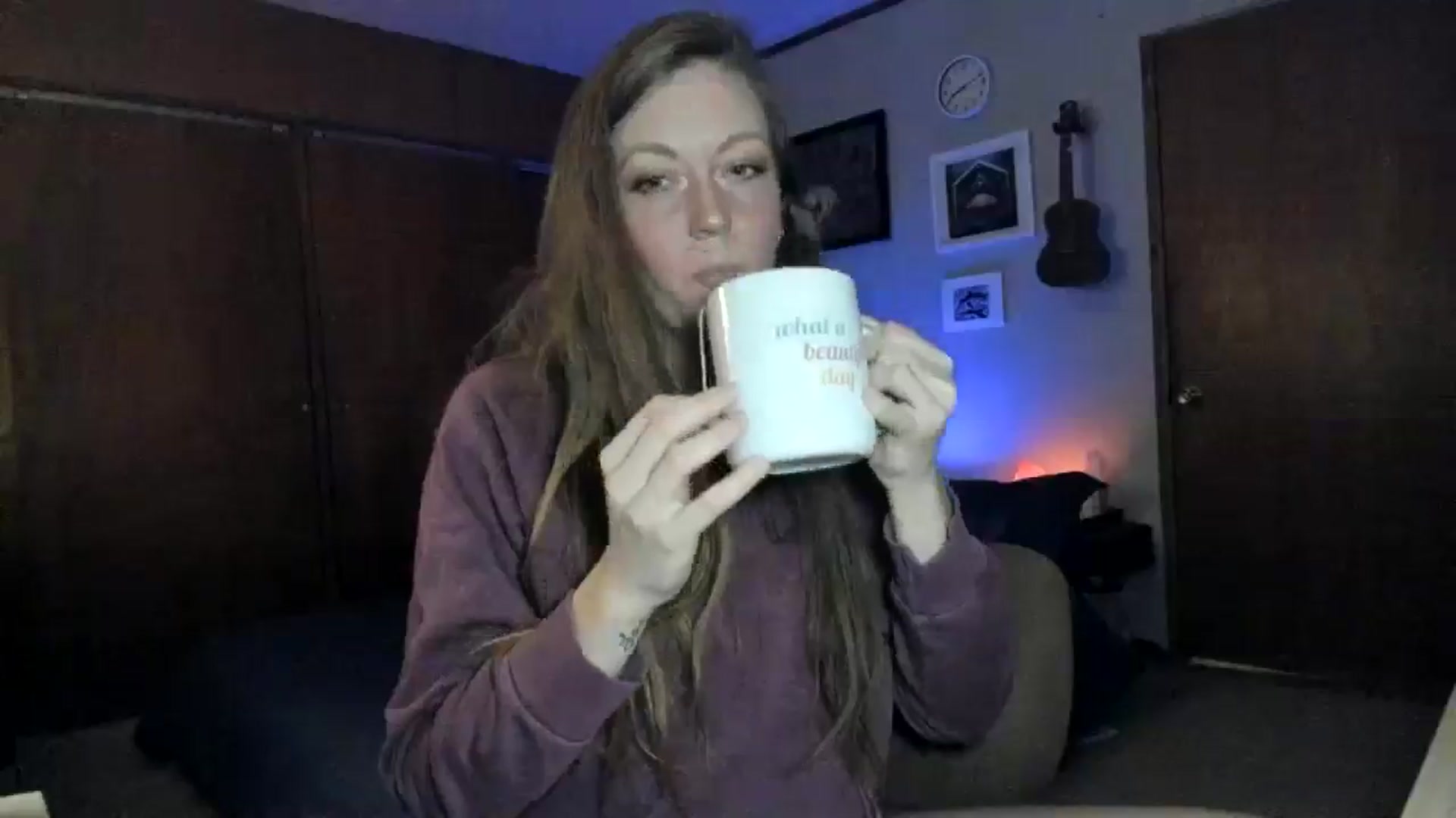 Gallery image thumbnail from KennaKind's myfreecams stream on, 12/28/2025, 04:16 image 2 of 20
