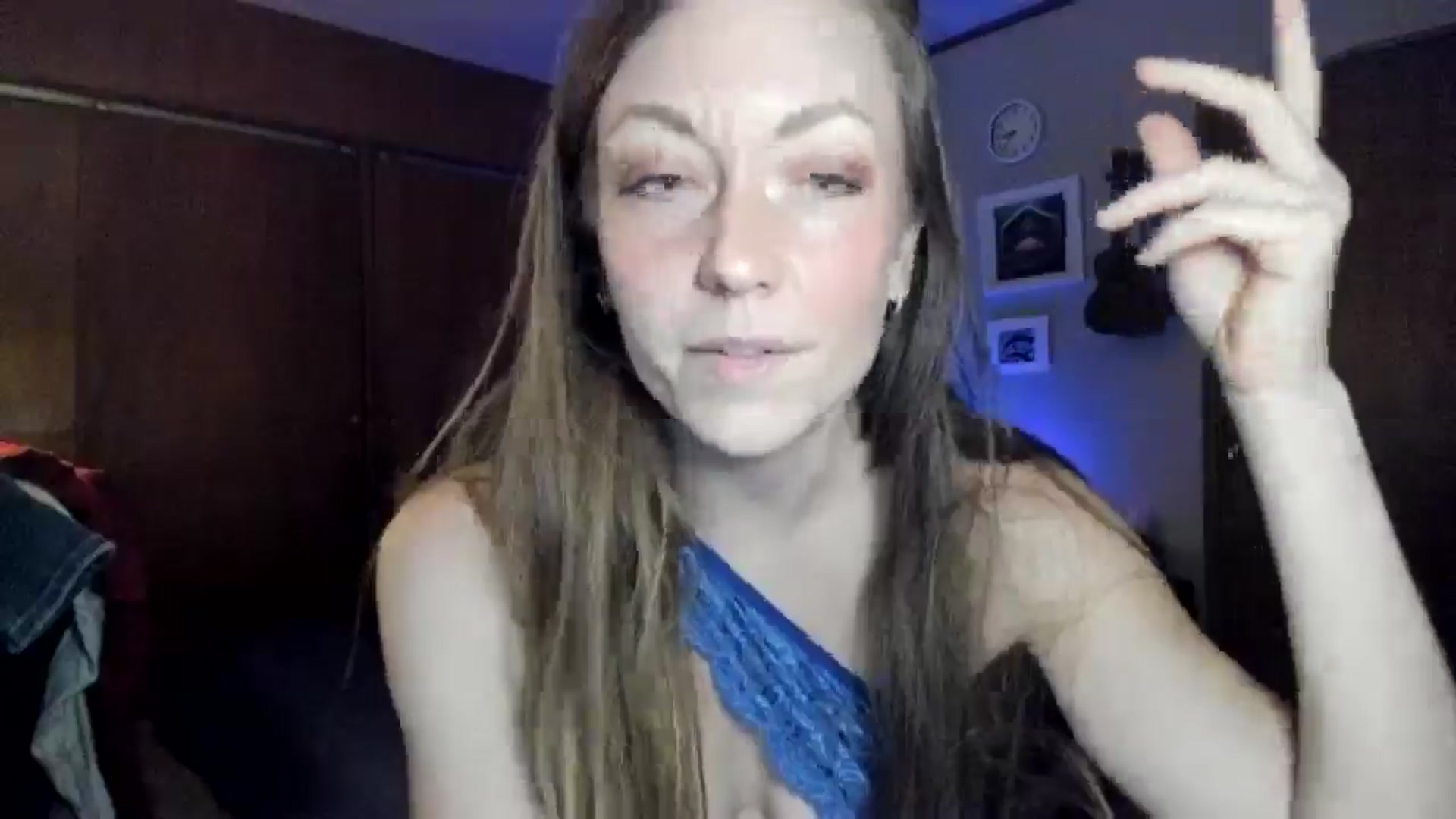 Gallery image thumbnail from KennaKind's myfreecams stream on, 12/29/2025, 02:44 image 13 of 20