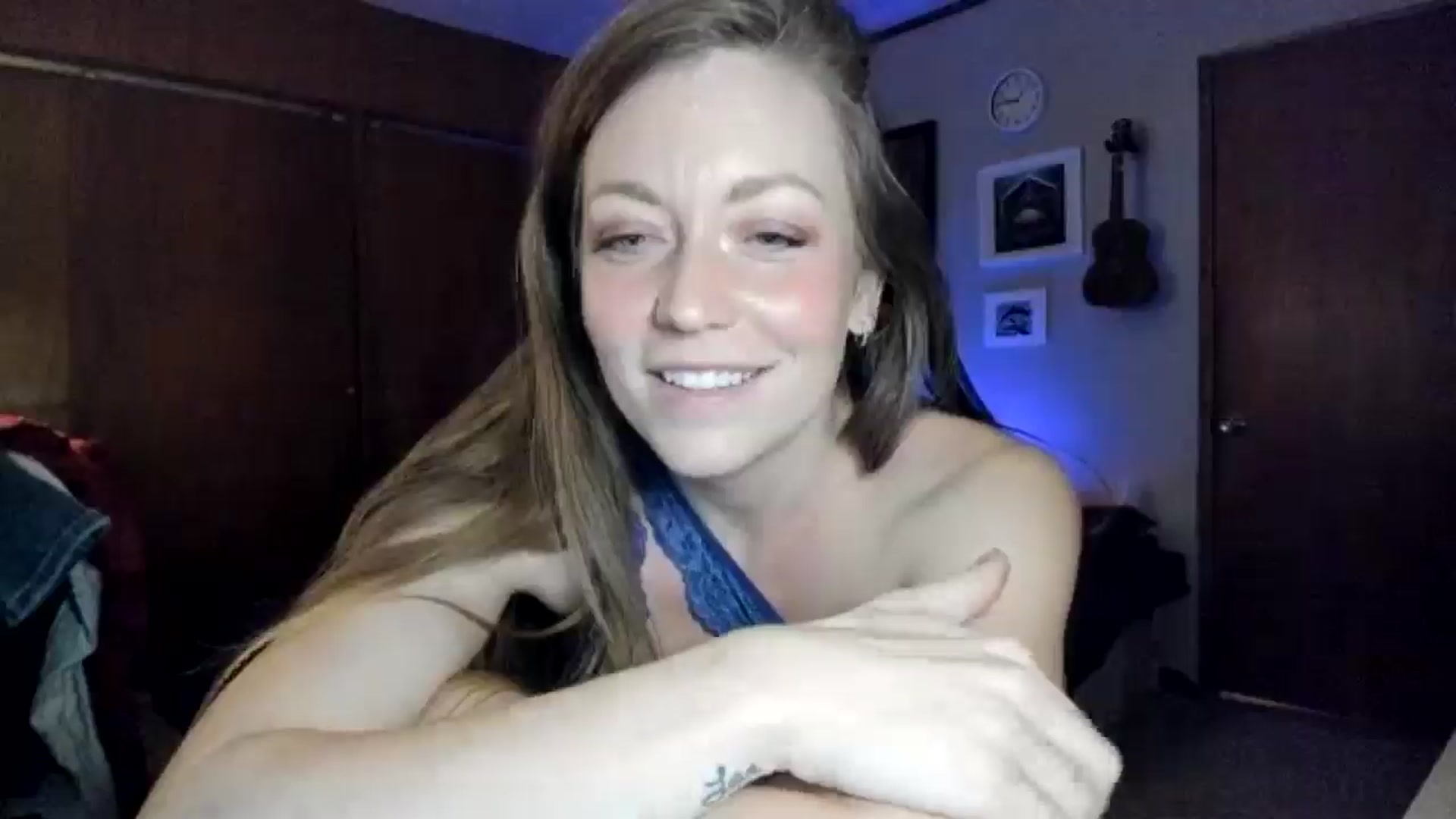 Gallery image thumbnail from KennaKind's myfreecams stream on, 12/29/2025, 04:22 image 4 of 20