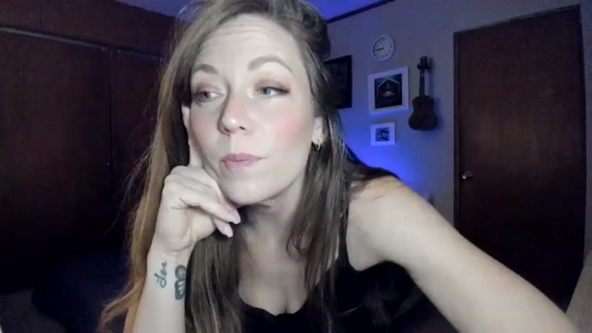 Gallery image thumbnail from KennaKind's myfreecams stream on, 01/04/2026, 04:29 image 1 of 20