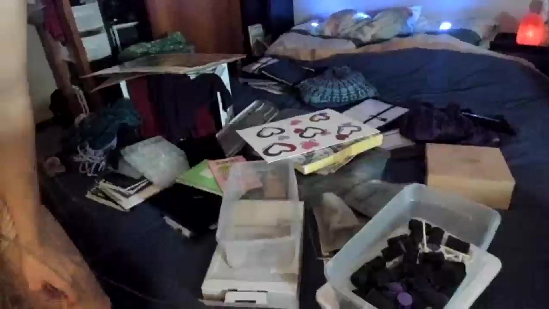 Gallery image thumbnail from KennaKind's myfreecams stream on, 01/05/2026, 04:02 image 17 of 20