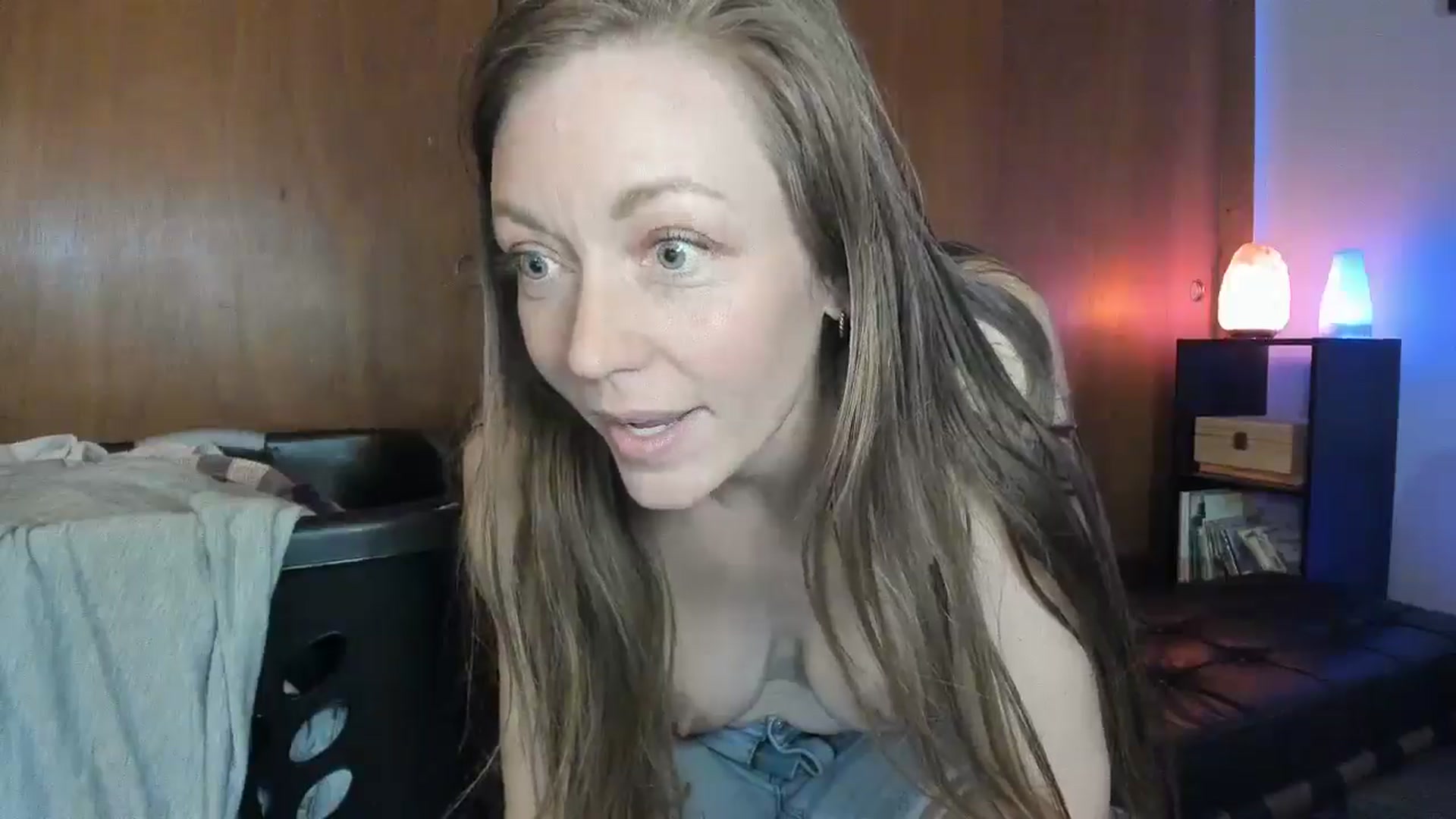 Gallery image thumbnail from KennaKind's myfreecams stream on, 04/10/2026, 02:44 image 7 of 20