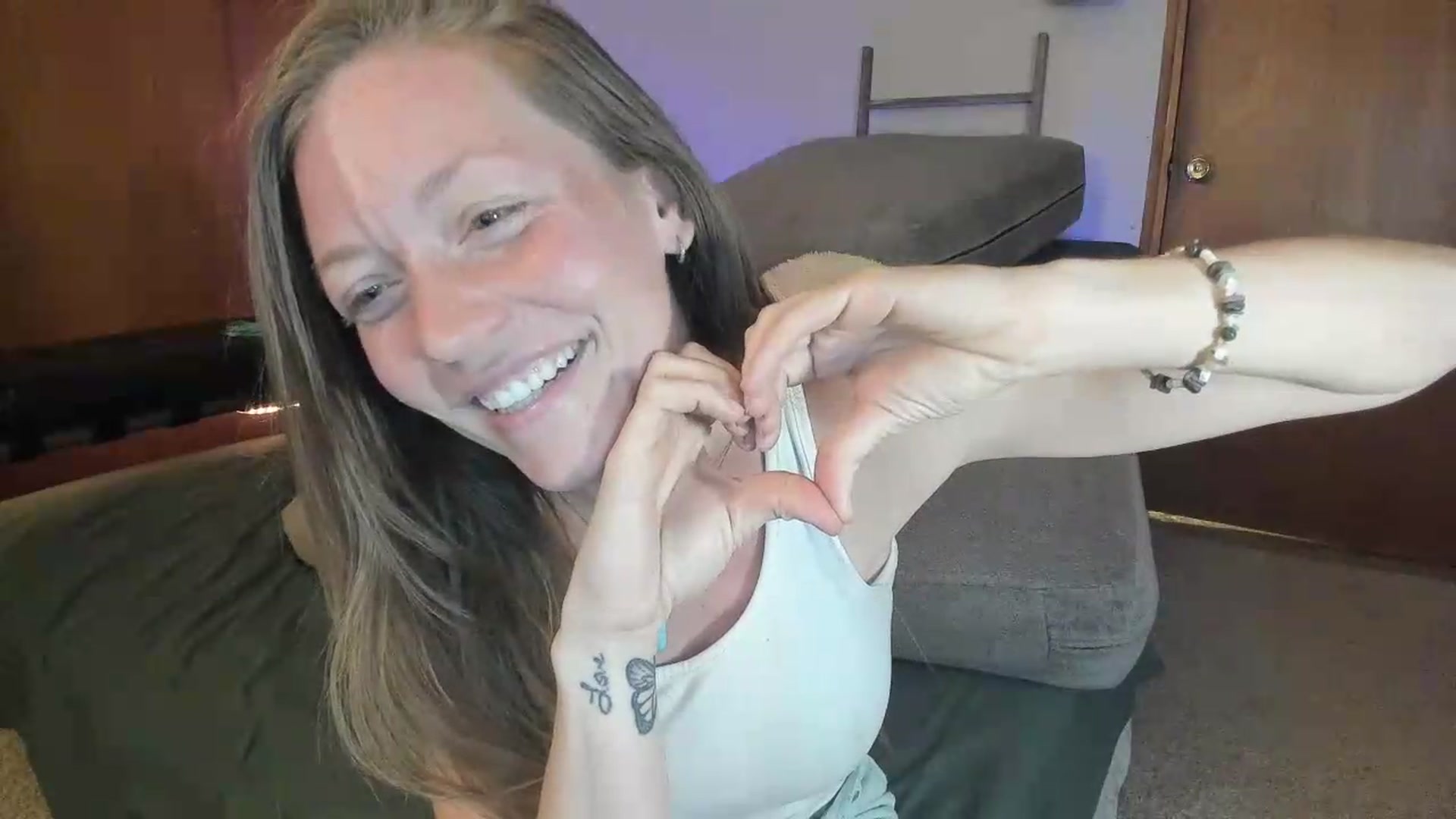 Gallery image thumbnail from KennaKind's myfreecams stream on, 07/19/2026, 02:56 image 10 of 20