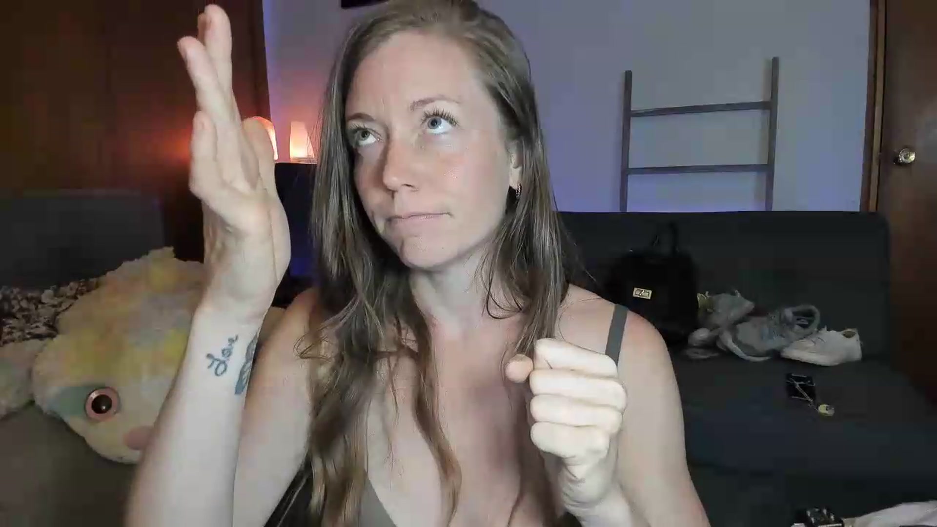 Gallery image thumbnail from KennaKind's myfreecams stream on, 07/27/2026, 02:13 image 17 of 20