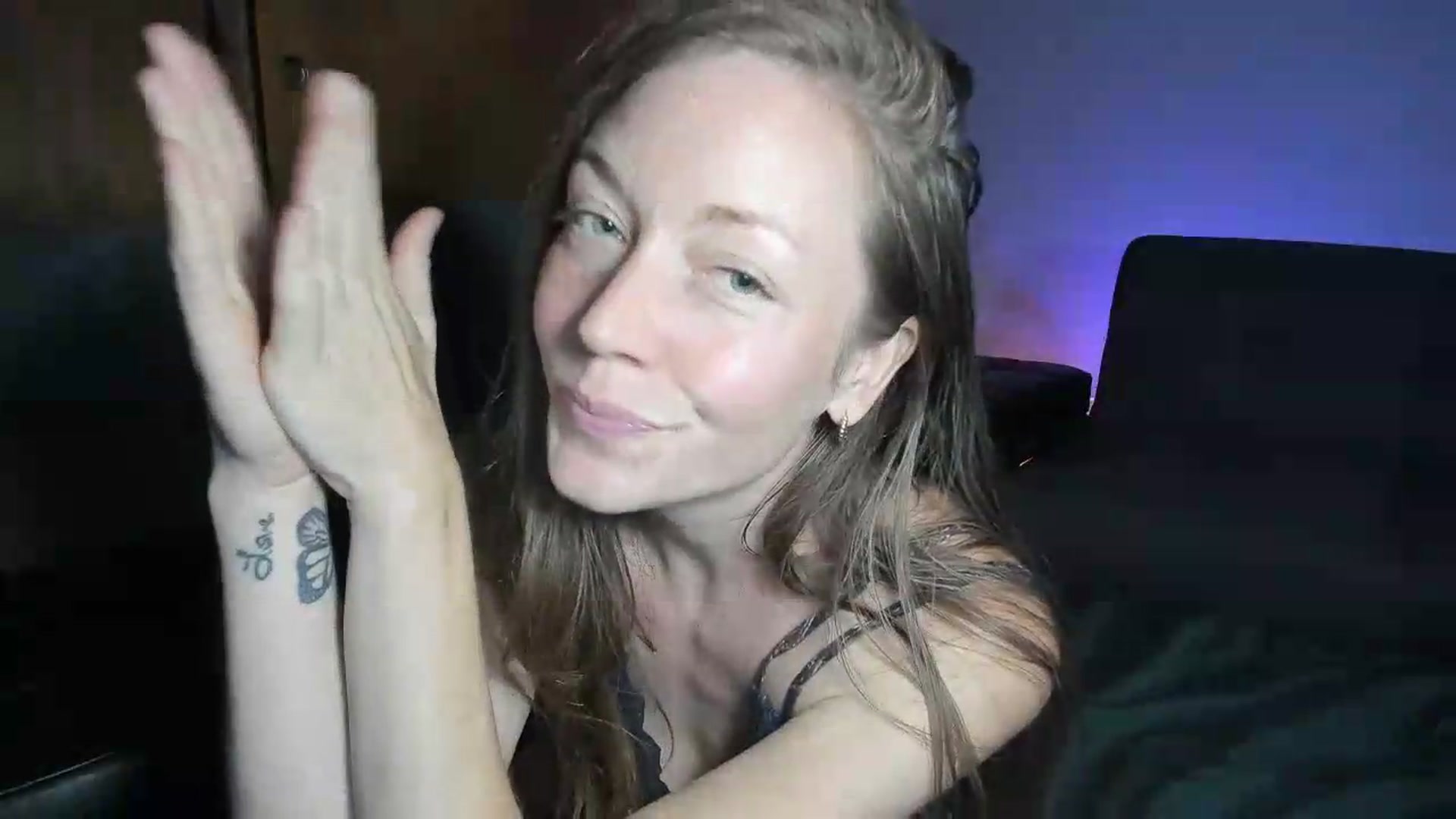 Gallery image thumbnail from KennaKind's myfreecams stream on, 08/07/2026, 03:14 image 7 of 20