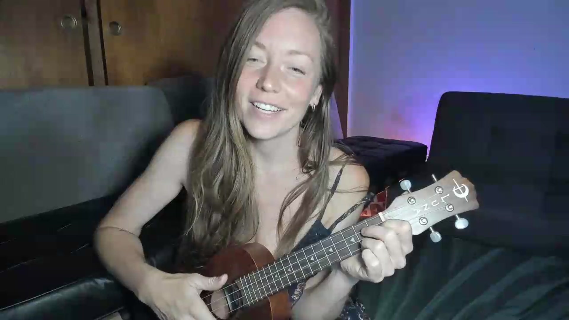 Gallery image thumbnail from KennaKind's myfreecams stream on, 08/07/2026, 03:14 image 12 of 20