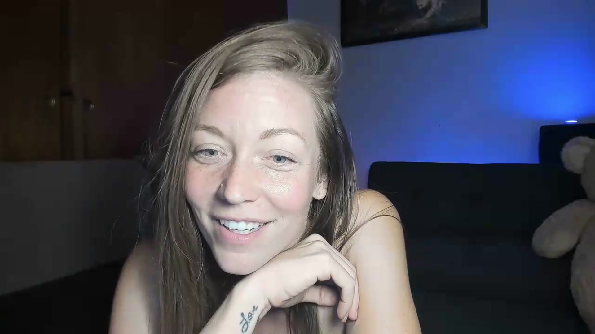 Gallery image thumbnail from KennaKind's myfreecams stream on, 08/21/2026, 03:16 image 19 of 20