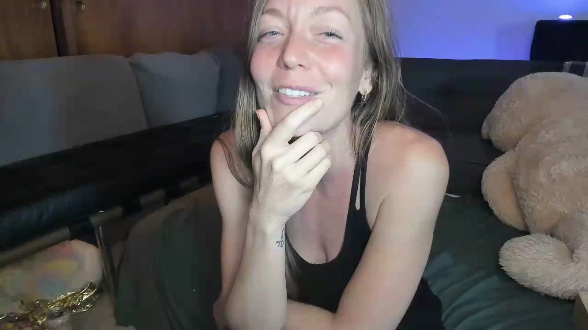 Gallery image thumbnail from KennaXX's myfreecams stream on, 09/07/2026, 03:12 image 14 of 20
