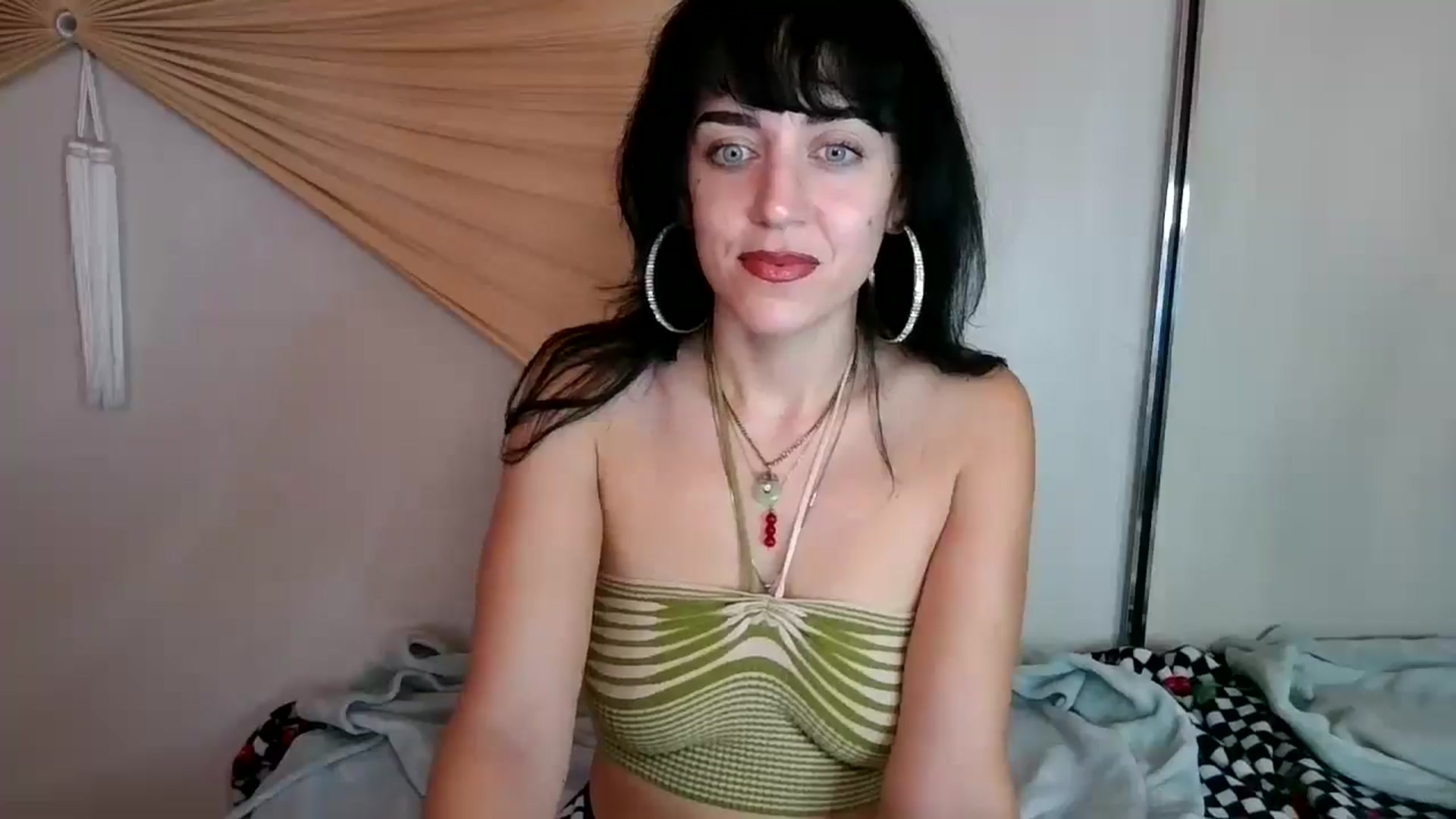 Gallery image thumbnail from Kennedifox's myfreecams stream on, 06/16/2025, 15:30 image 9 of 20